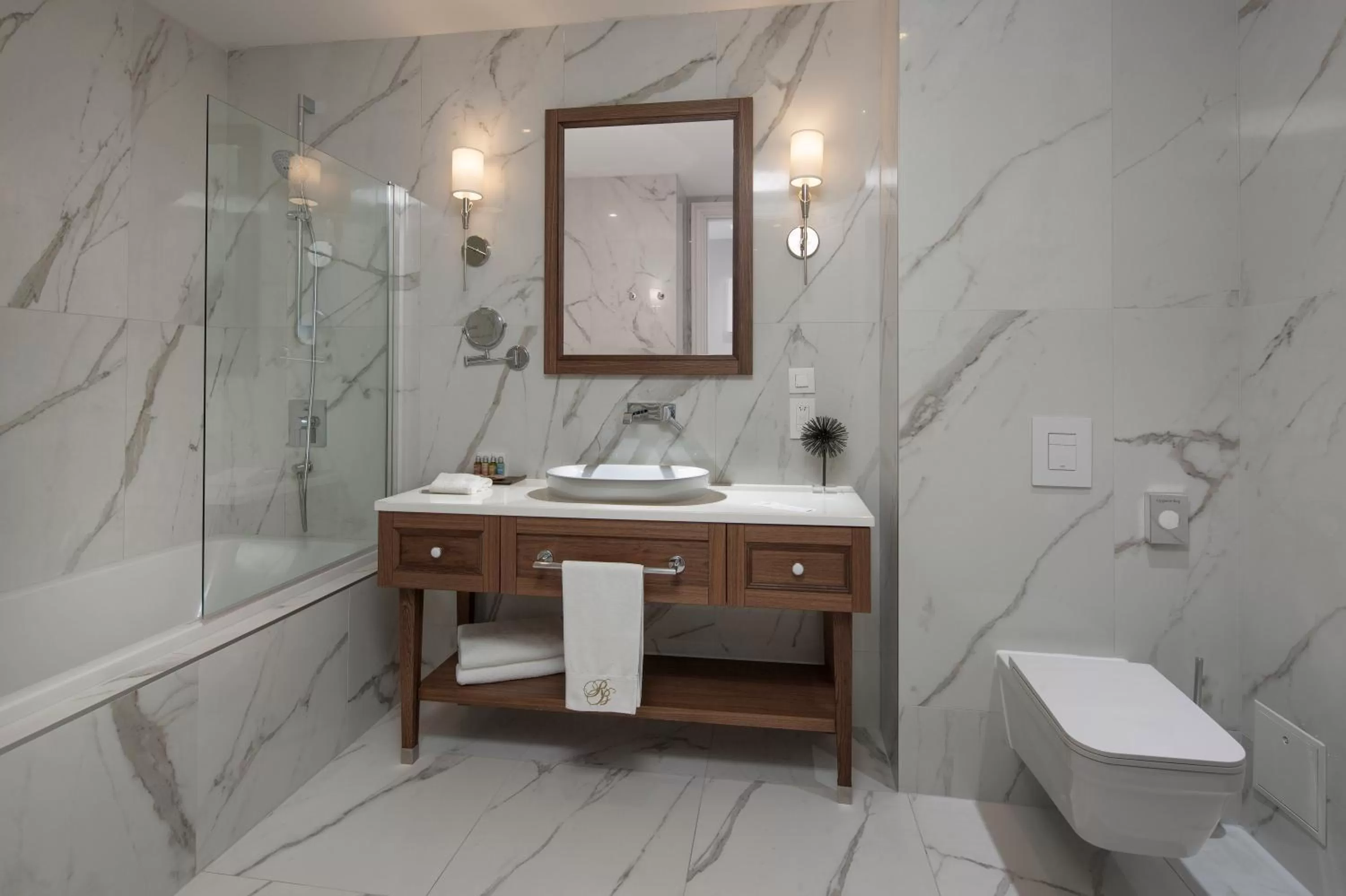 Toilet in Royal Blue Hotel