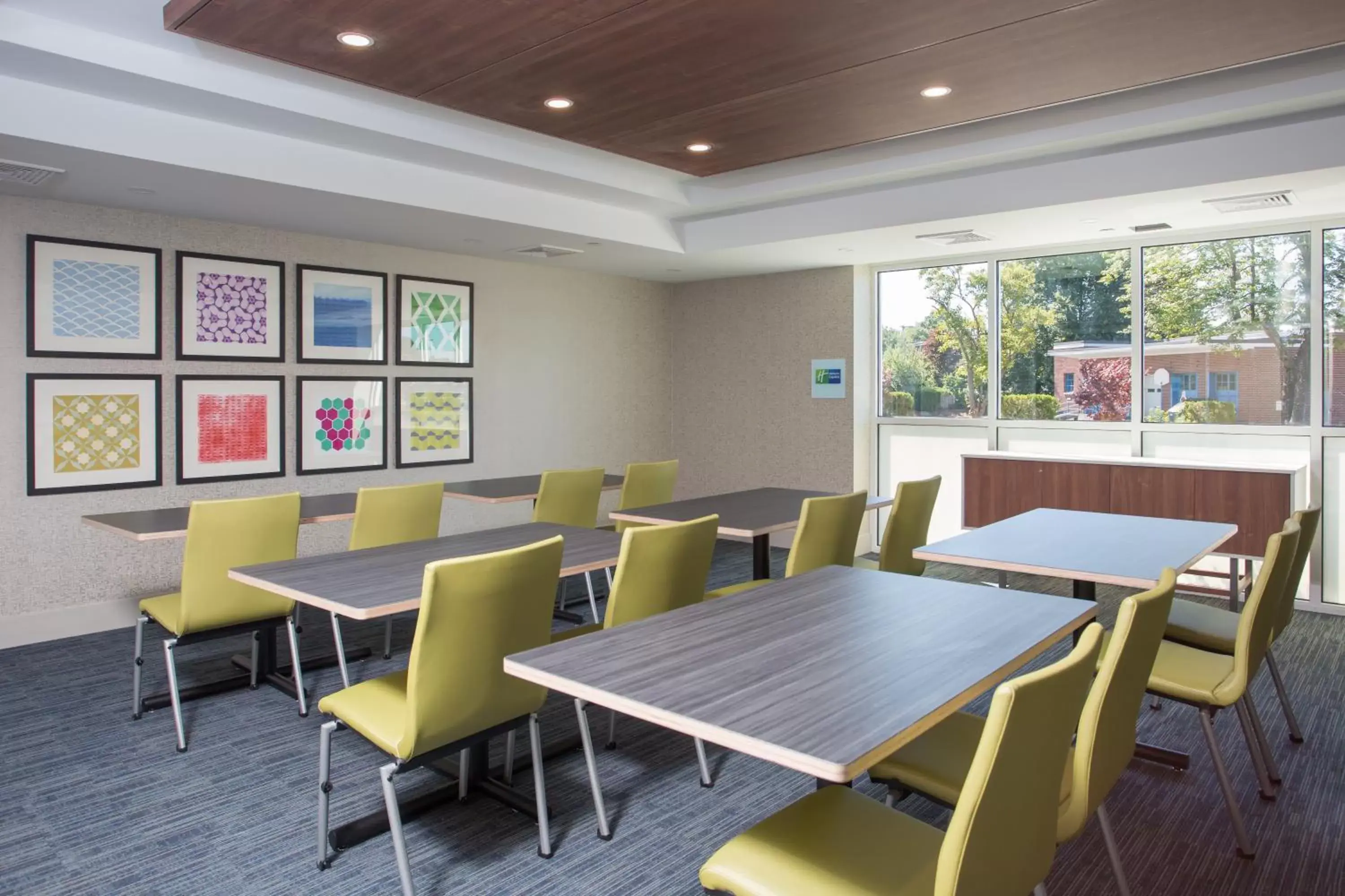 Meeting/conference room, Restaurant/Places to Eat in Holiday Inn Express Chelmsford, an IHG Hotel