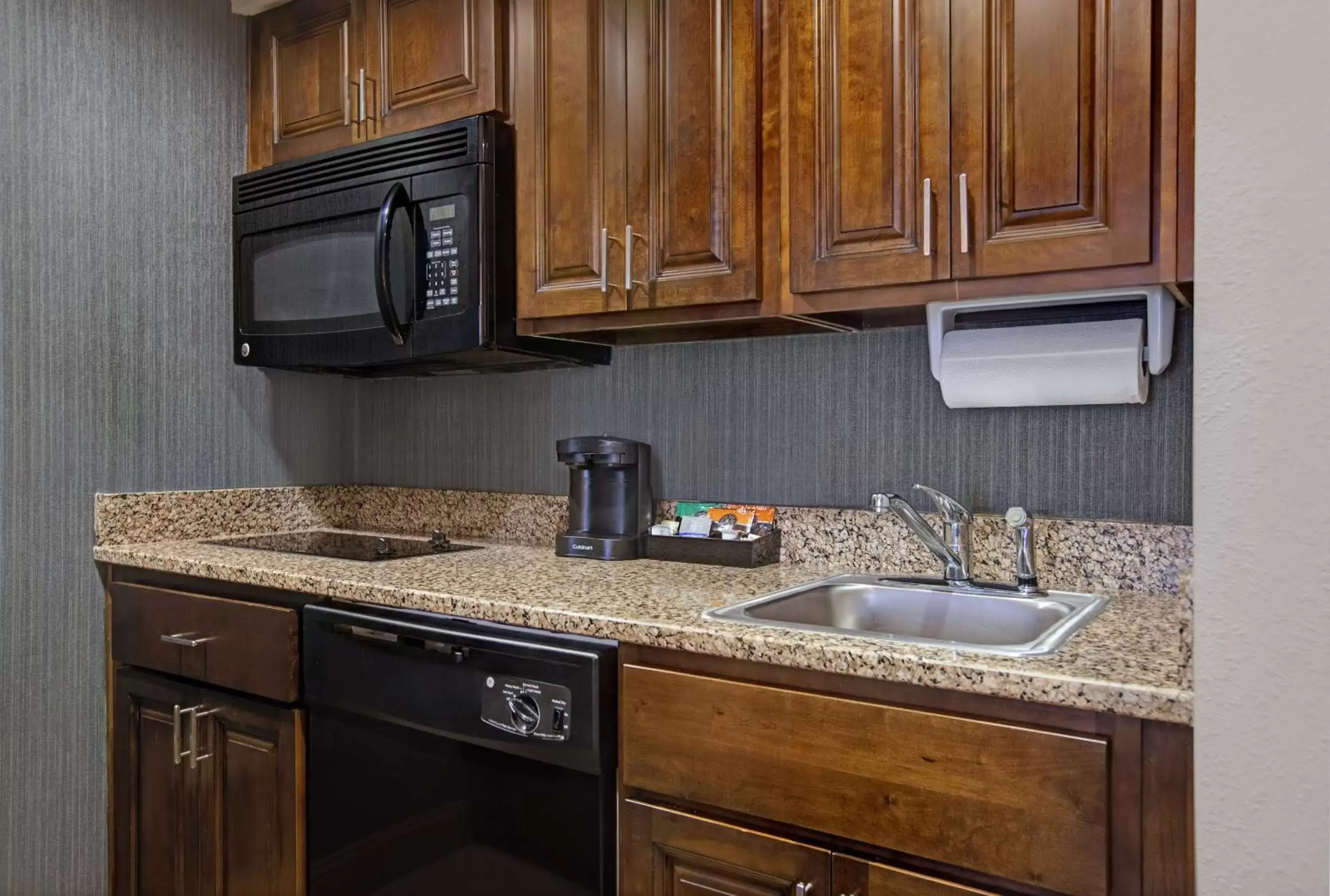 Kitchen or kitchenette, Kitchen/Kitchenette in Homewood Suites Charlotte Ayrsley