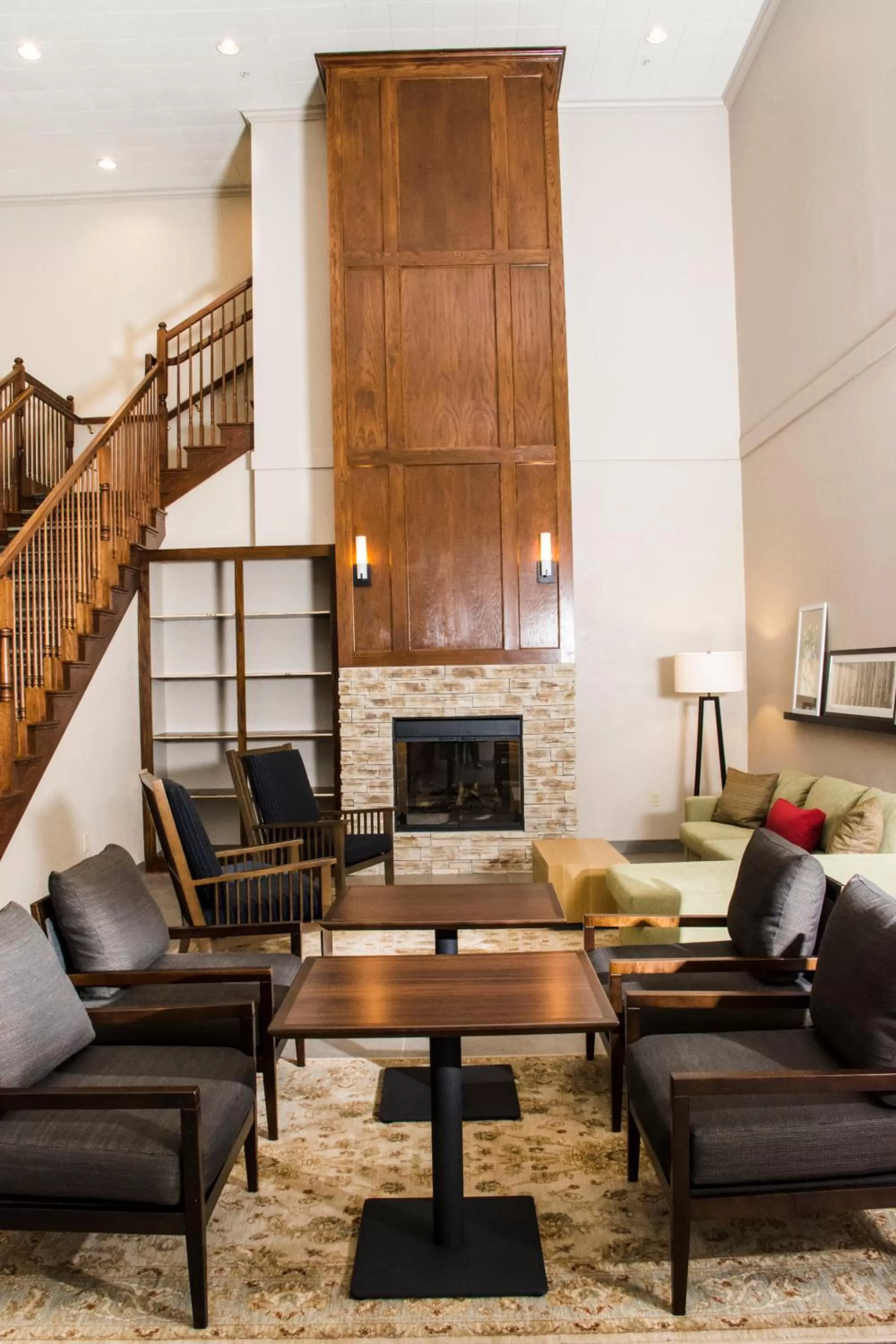 Lobby or reception in Country Inn & Suites by Radisson, Winchester, VA