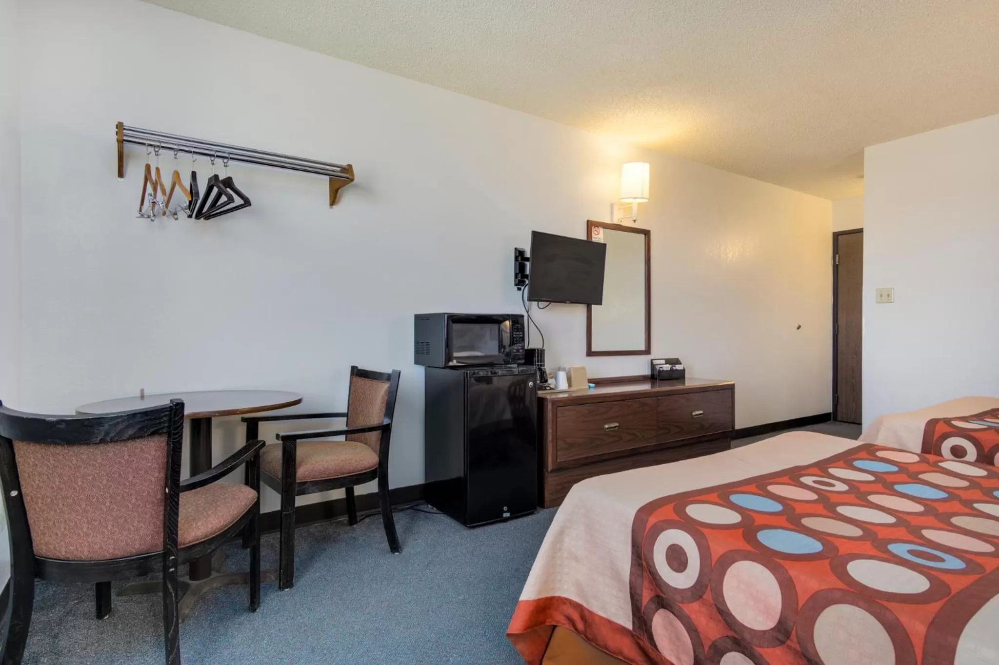 Super 8 by Wyndham Limon