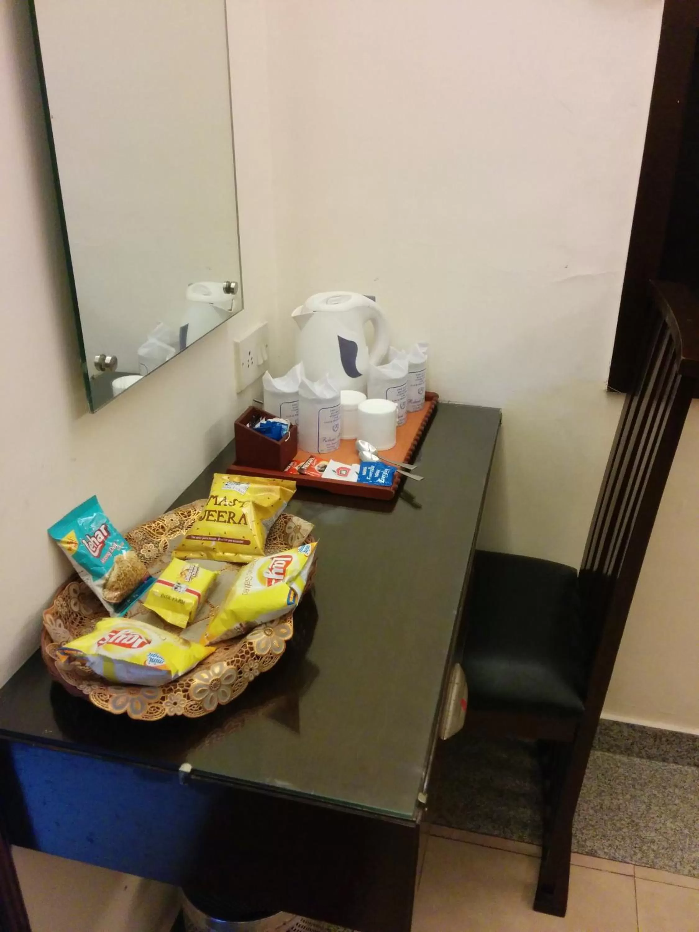 Coffee/tea facilities in Roland Hotel