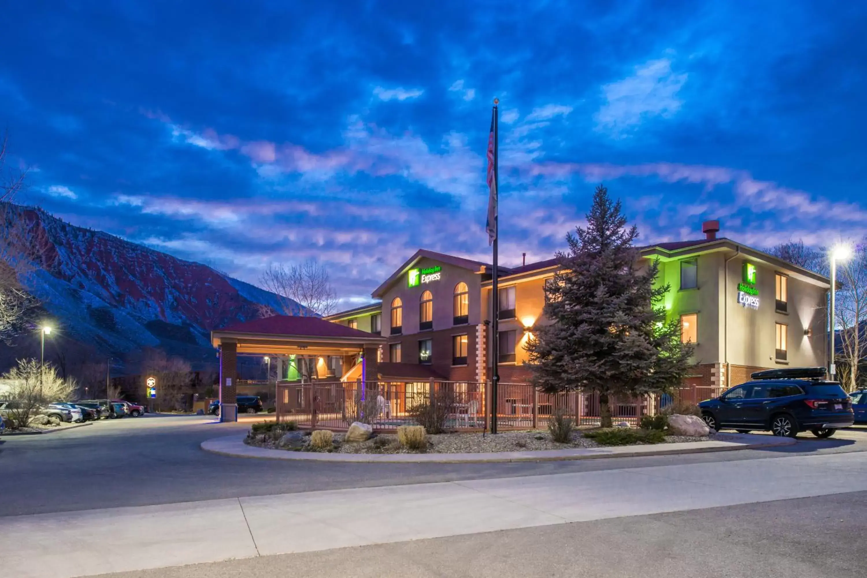 Property Building in Holiday Inn Express Glenwood Springs Aspen Area, an IHG Hotel