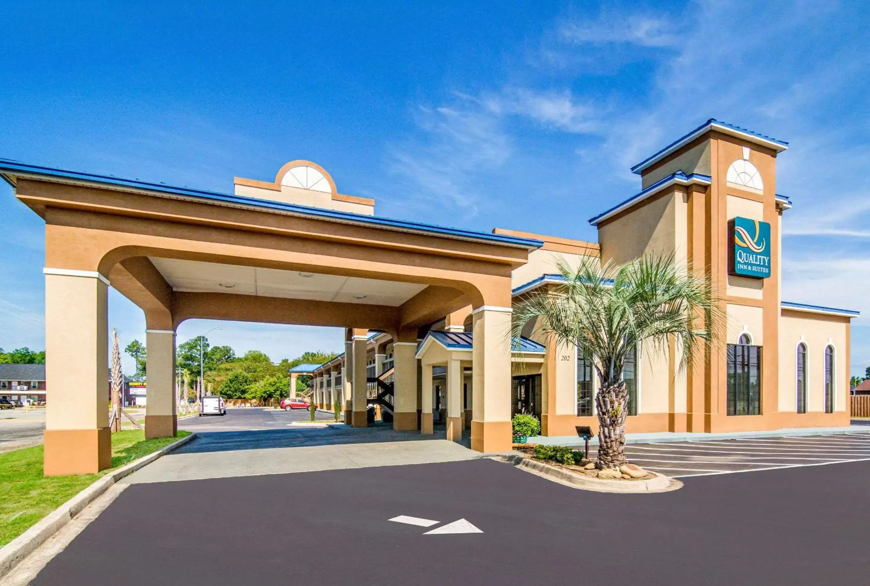 Property building in Quality Inn & Suites Lake City Property building in Quality Inn & Suites Lake City