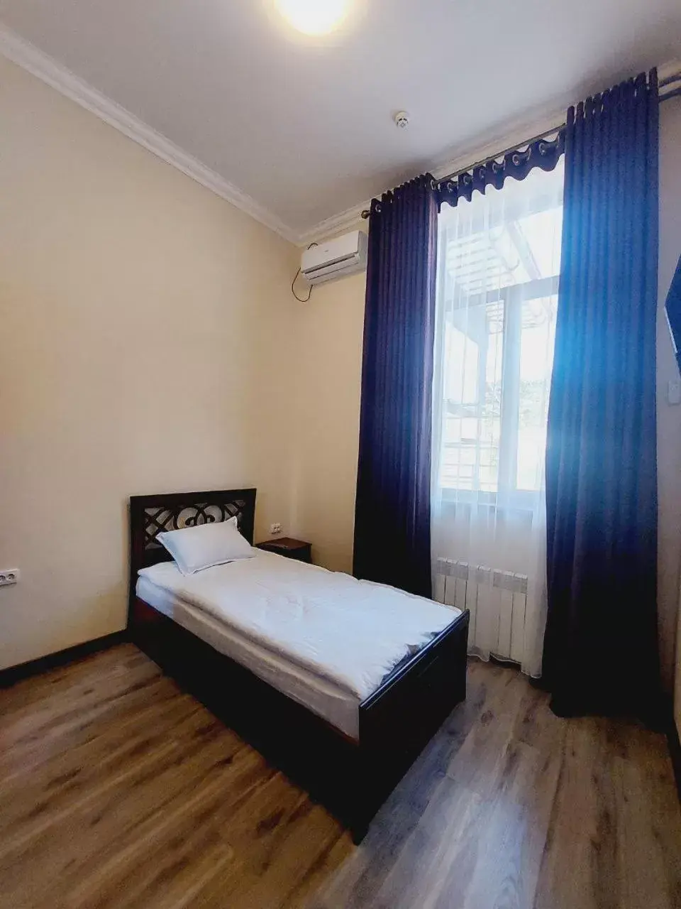 Small Single Room in Samarabonu Hotel Small Single Room in Samarabonu Hotel