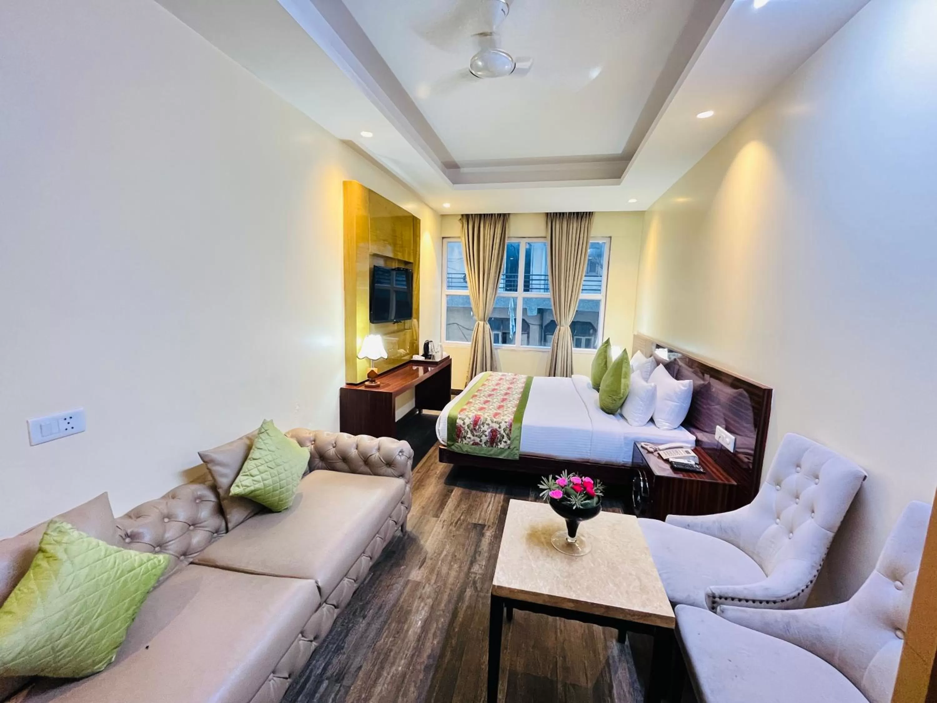 Bed in Hotel Banz near Delhi Airport