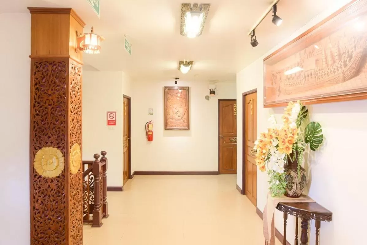 Decorative detail in Ban Ao Thong