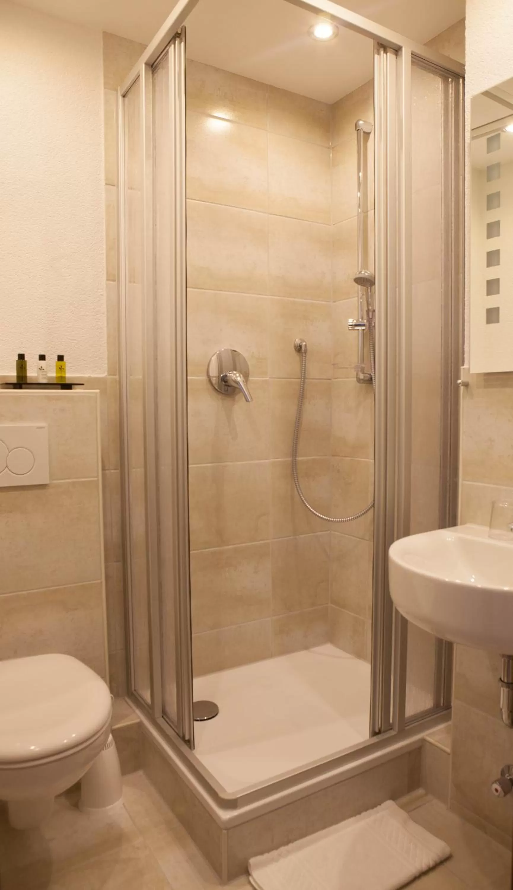 Bathroom in Hotel am Markt