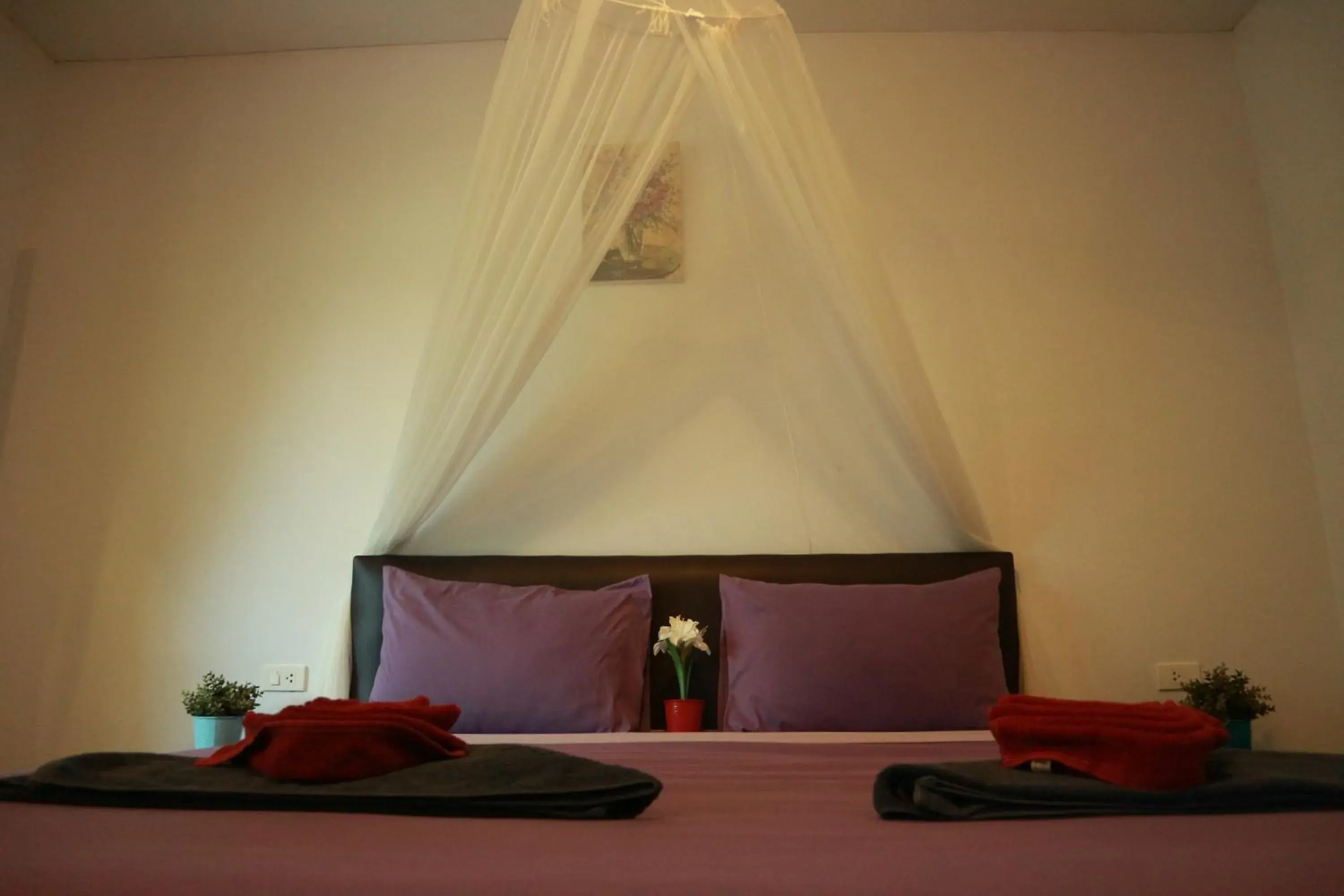 Bed in Raven Blue Bed in Raven Blue