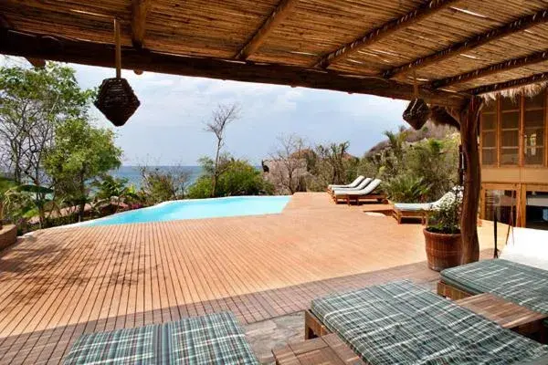 Balcony/Terrace, Swimming Pool in El Alquimista Yoga Spa