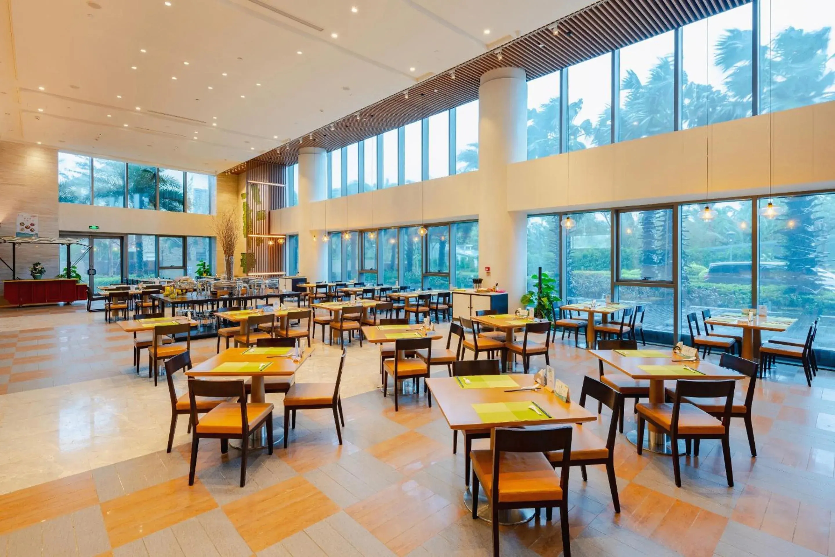 Restaurant/Places to Eat in Holiday Inn Haikou West Coast, an IHG Hotel