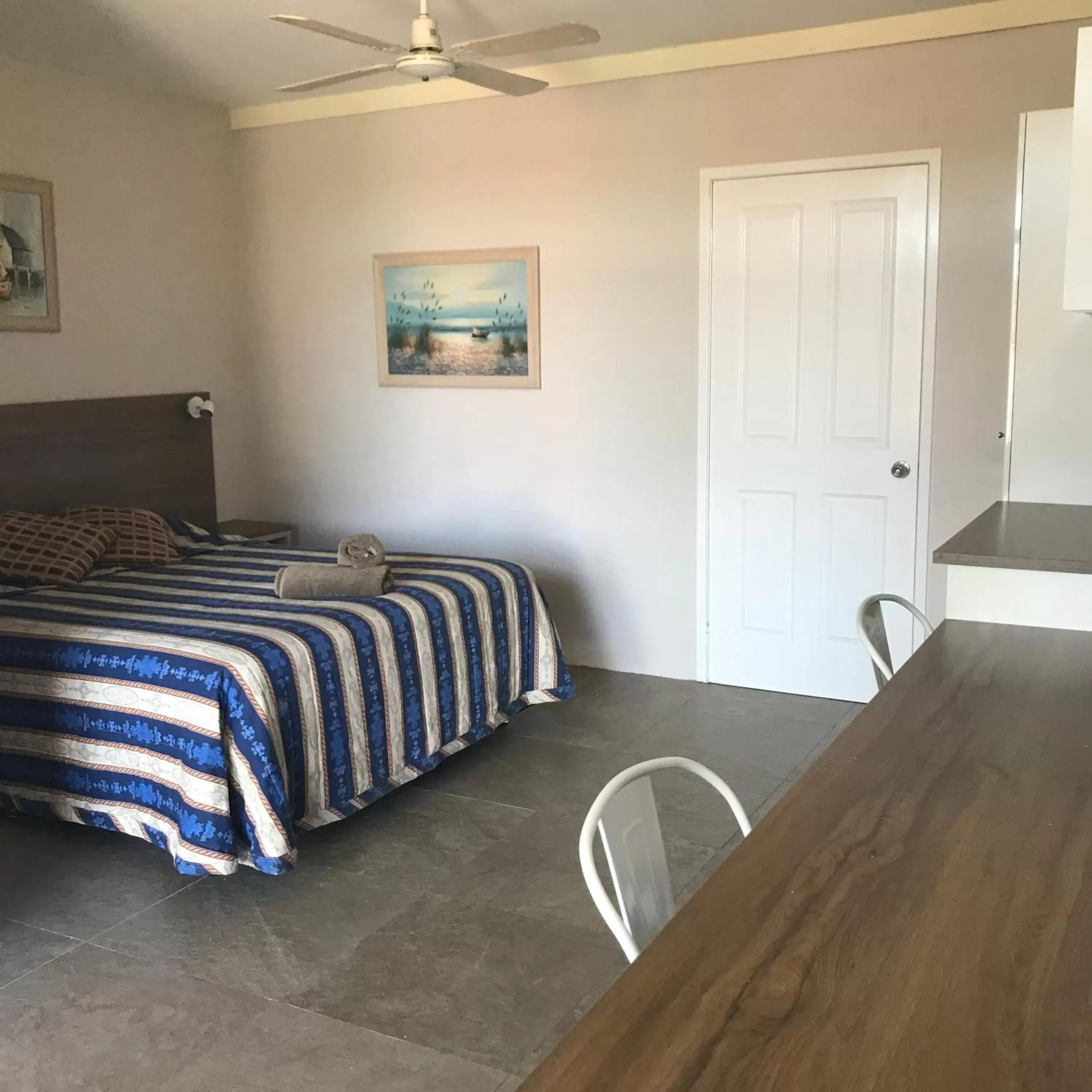 Family Room Two Bedrooms - No Pets Allowed in Breeze Inn 13 Princes Highway, Ulladulla