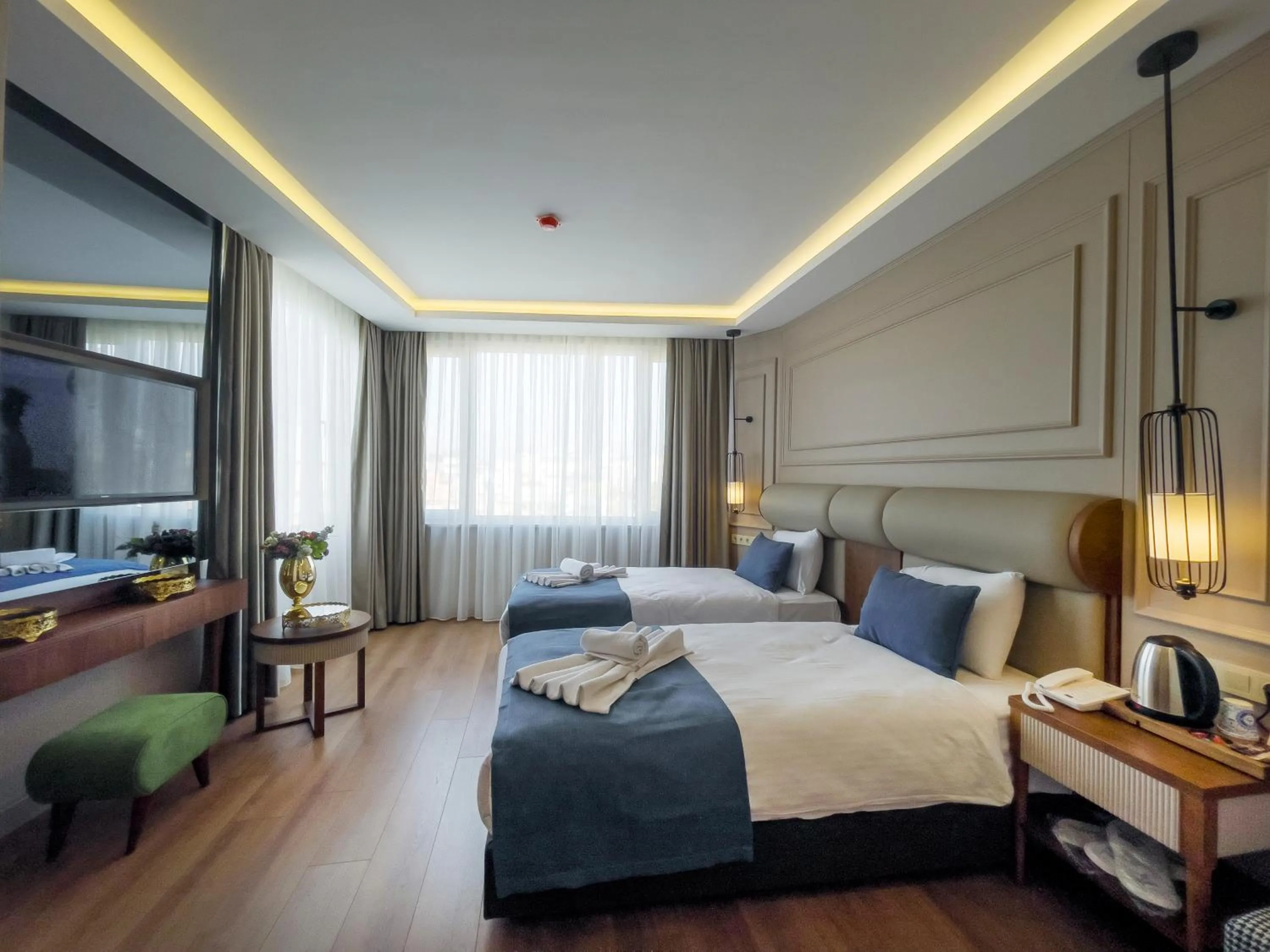 Photo of the whole room, Bed in Martinenz Hotel