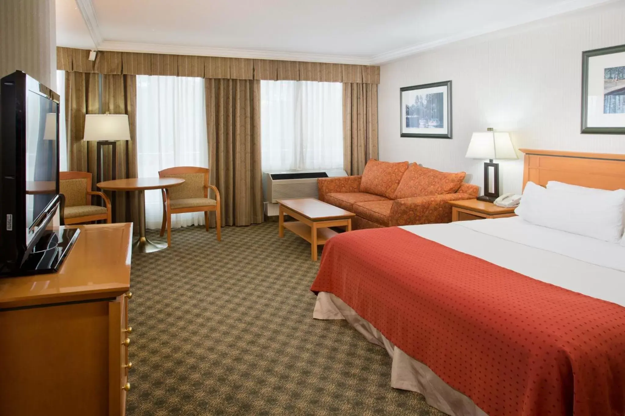 Photo of the whole room in Holiday Inn & Suites North Vancouver, an IHG Hotel