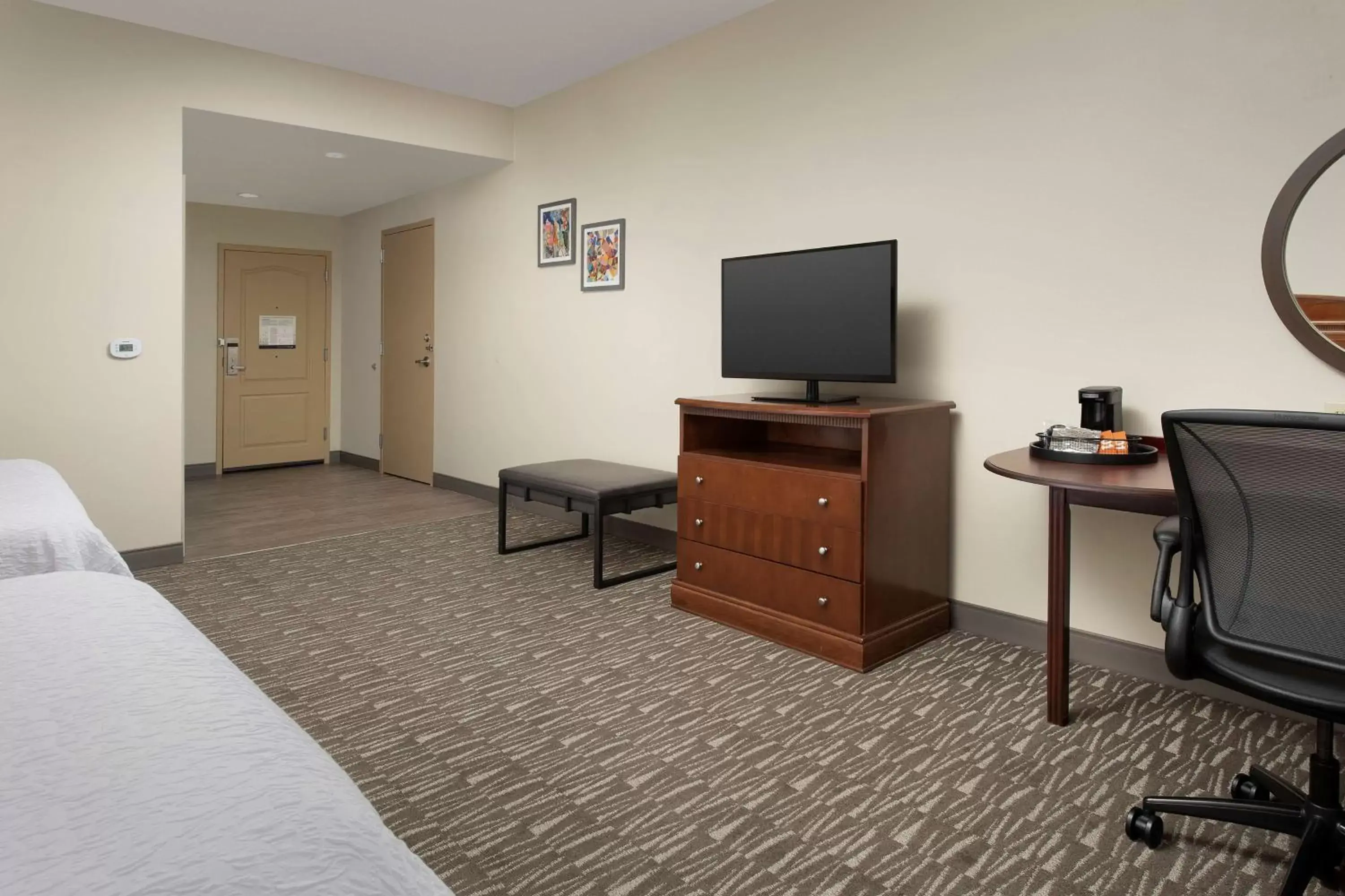 Queen Room with Two Queen Beds - Mobility and Hearing Access/Non-Smoking in Hampton Inn & Suites Lakeland-South Polk Parkway Queen Room with Two Queen Beds - Mobility and Hearing Access/Non-Smoking in Hampton Inn & Suites Lakeland-South Polk Parkway