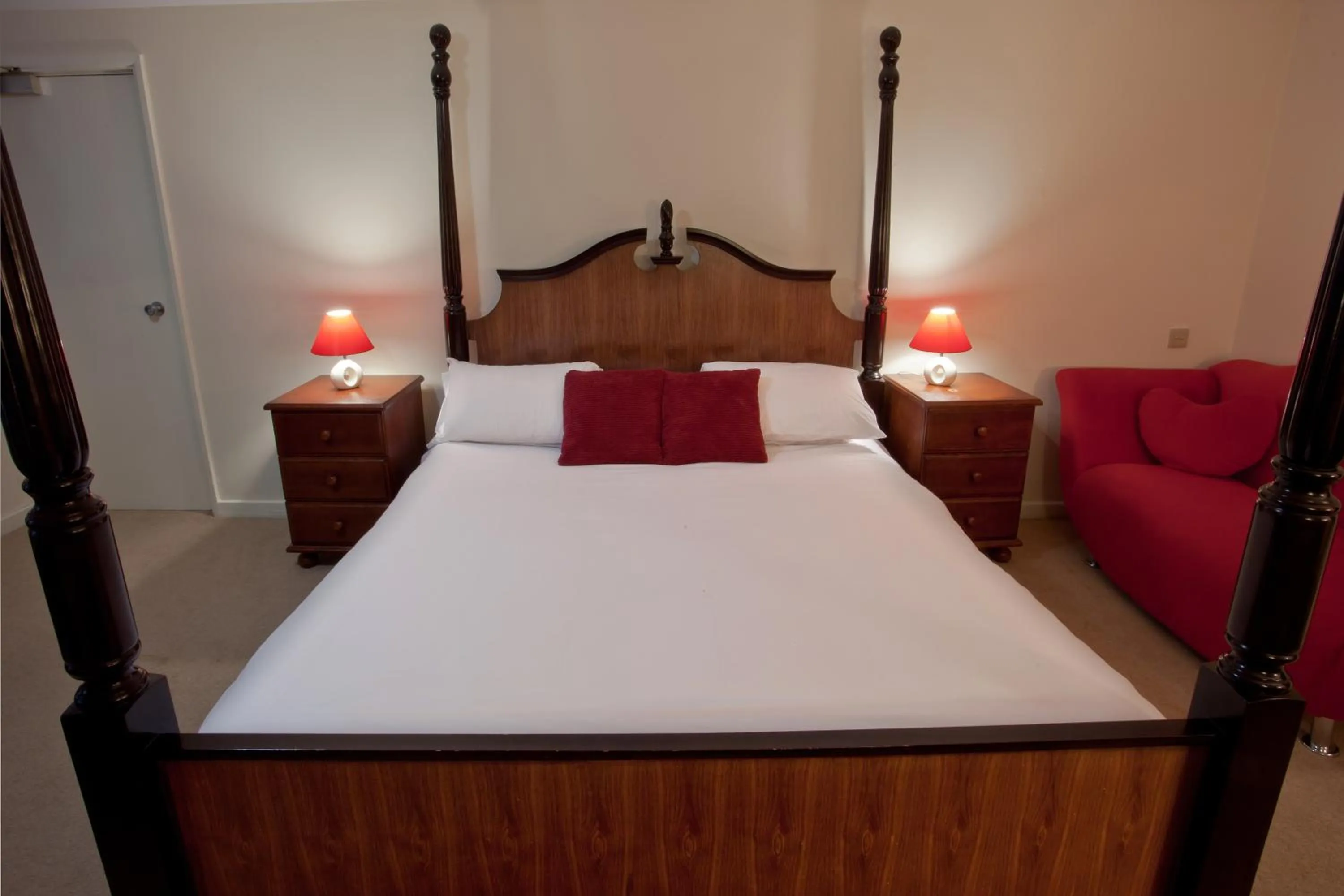 Bed in Britannia Hotel Coventry