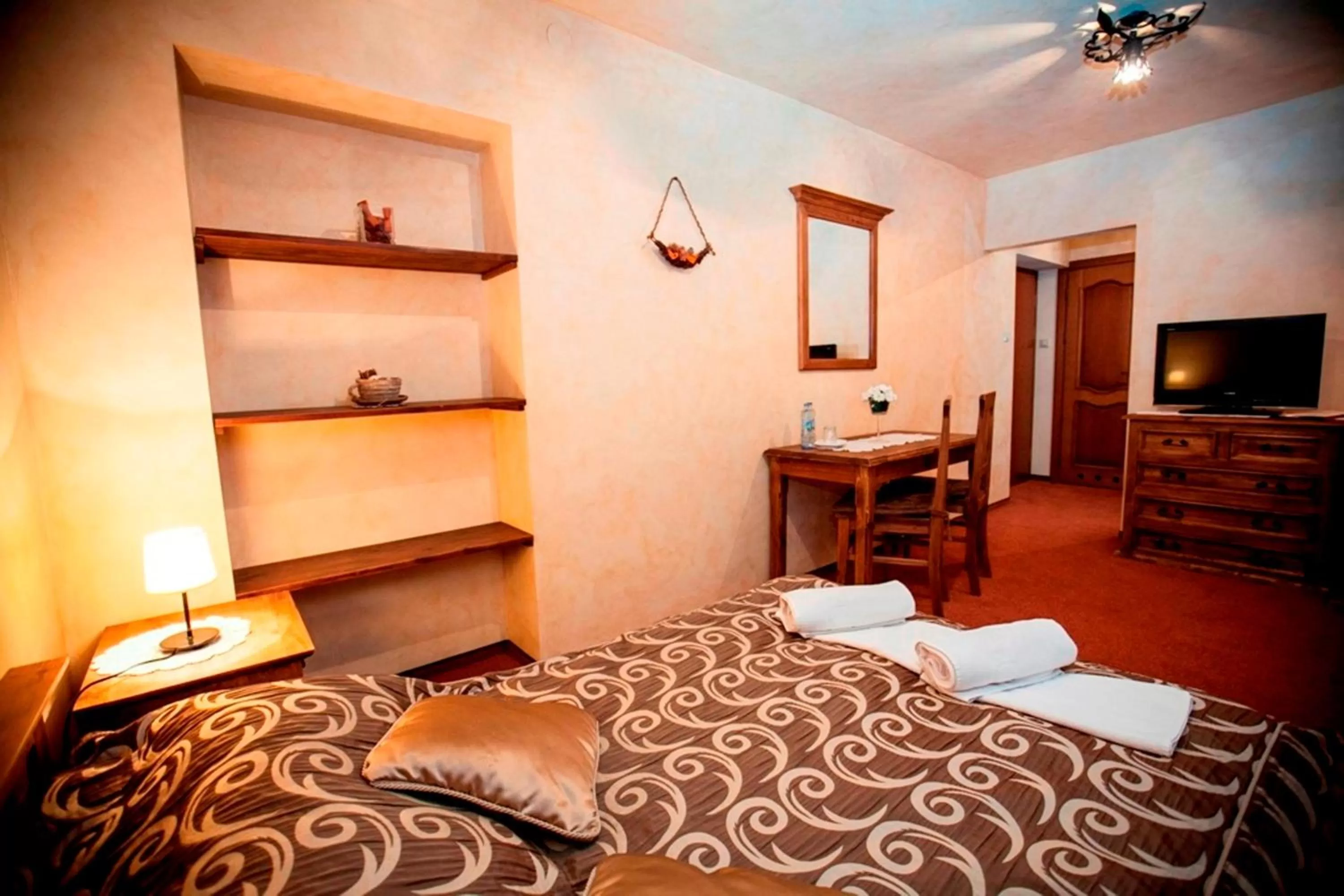 Photo of the whole room, Bed in Hotel Dwór Karolówka