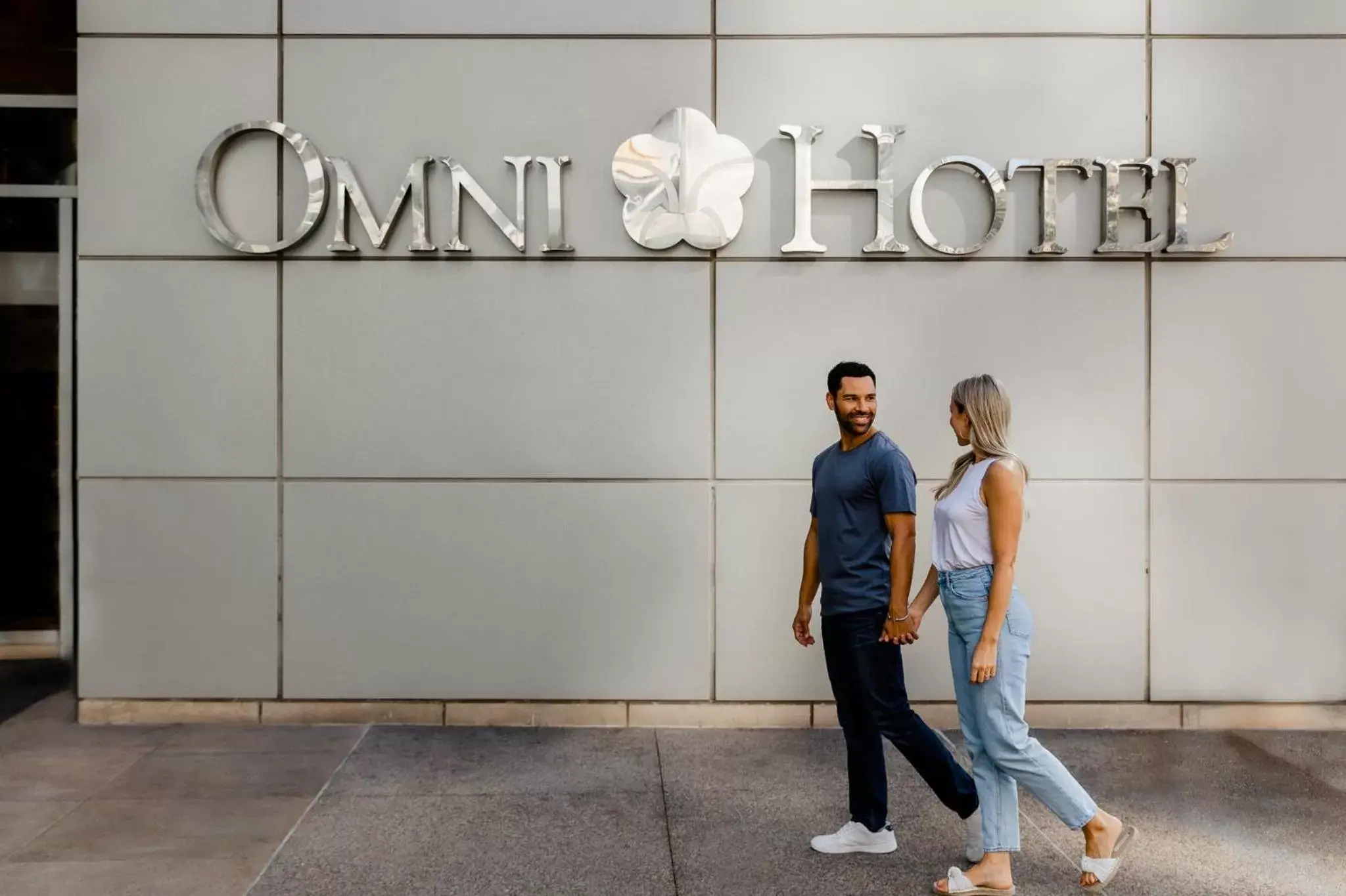 Facade/entrance in Omni San Diego Hotel