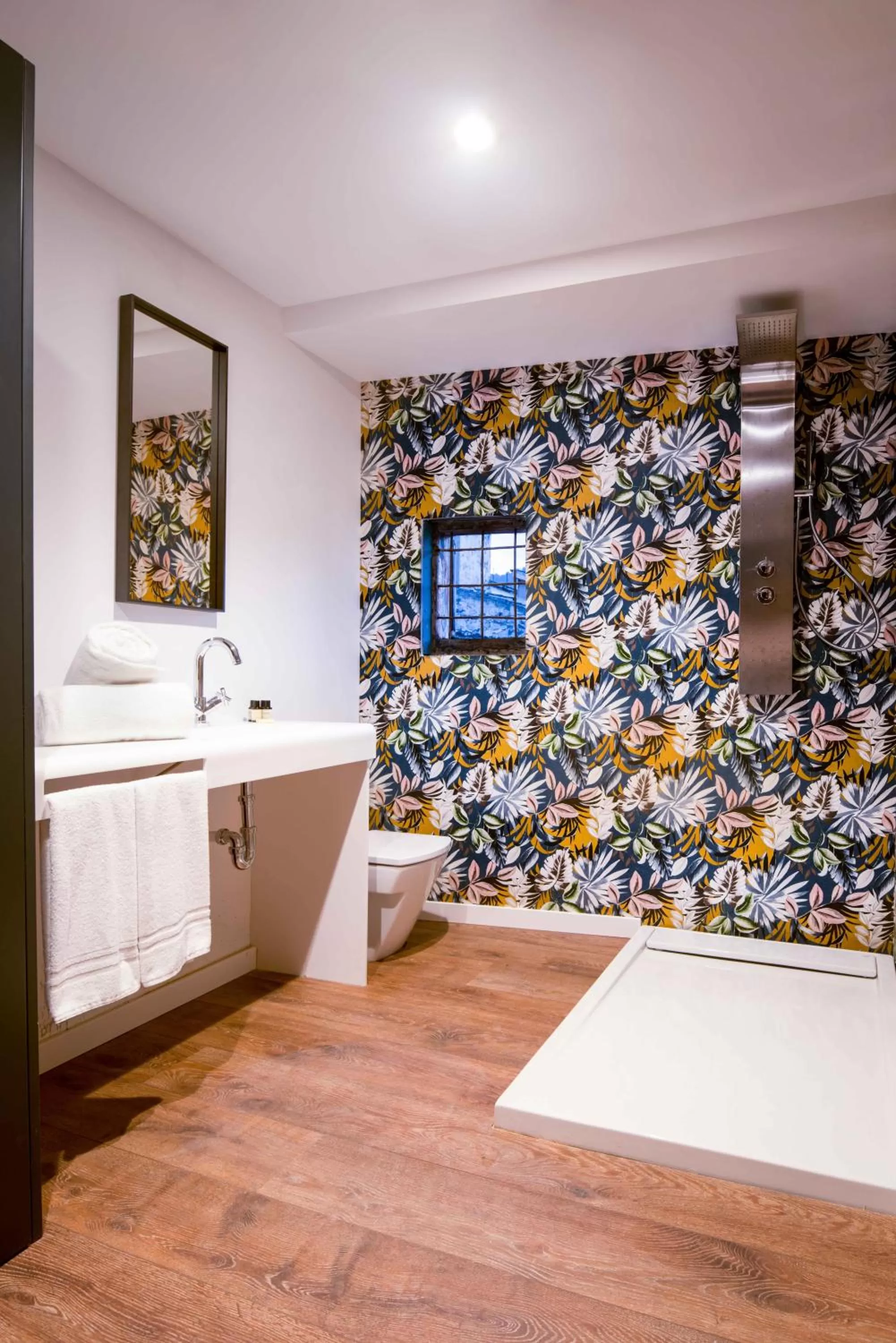 Decorative detail in Lluna Aqua Soller - Adults Recommended