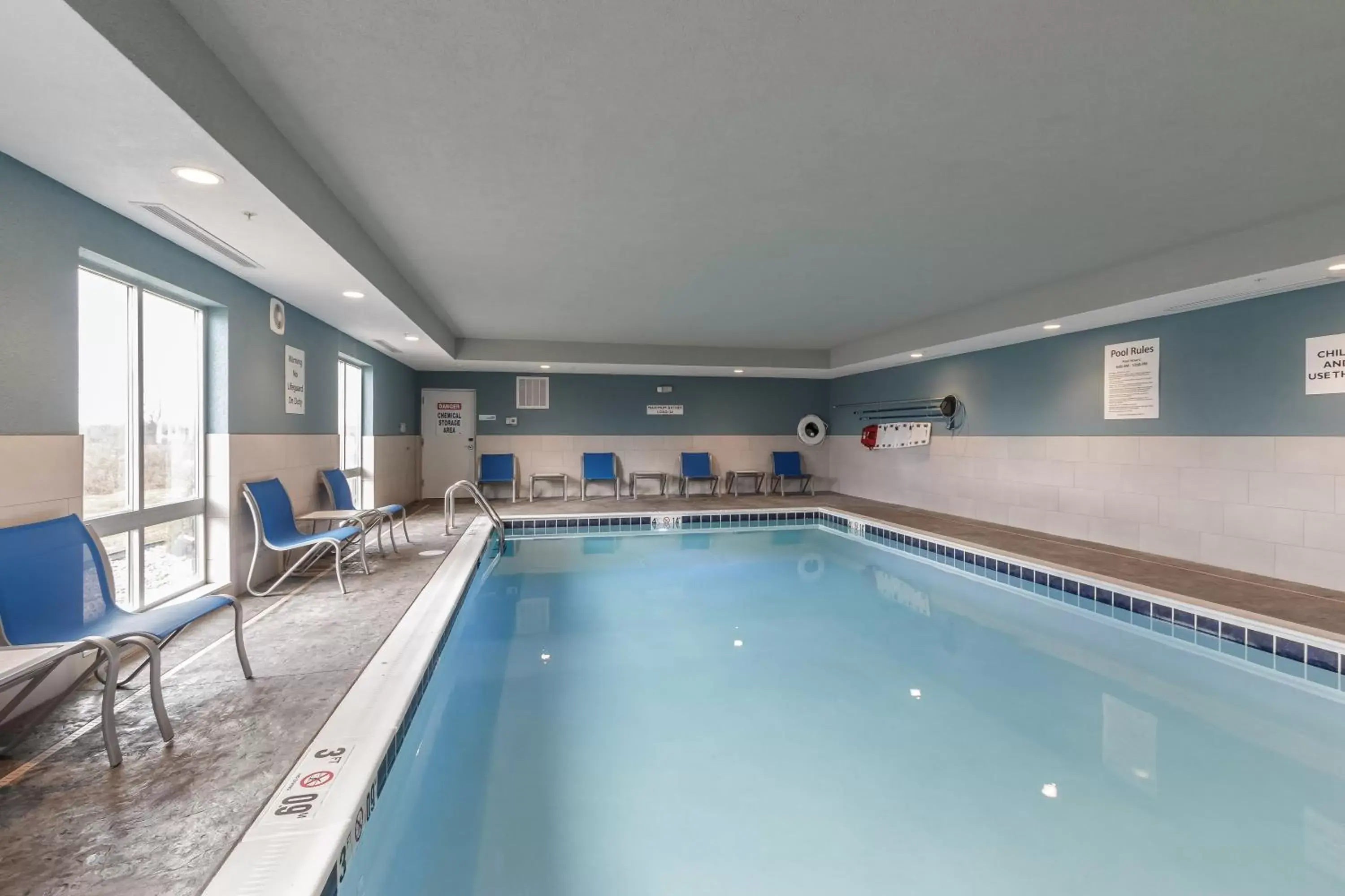 Swimming Pool in Holiday Inn Express & Suites- South Bend Casino, an IHG Hotel