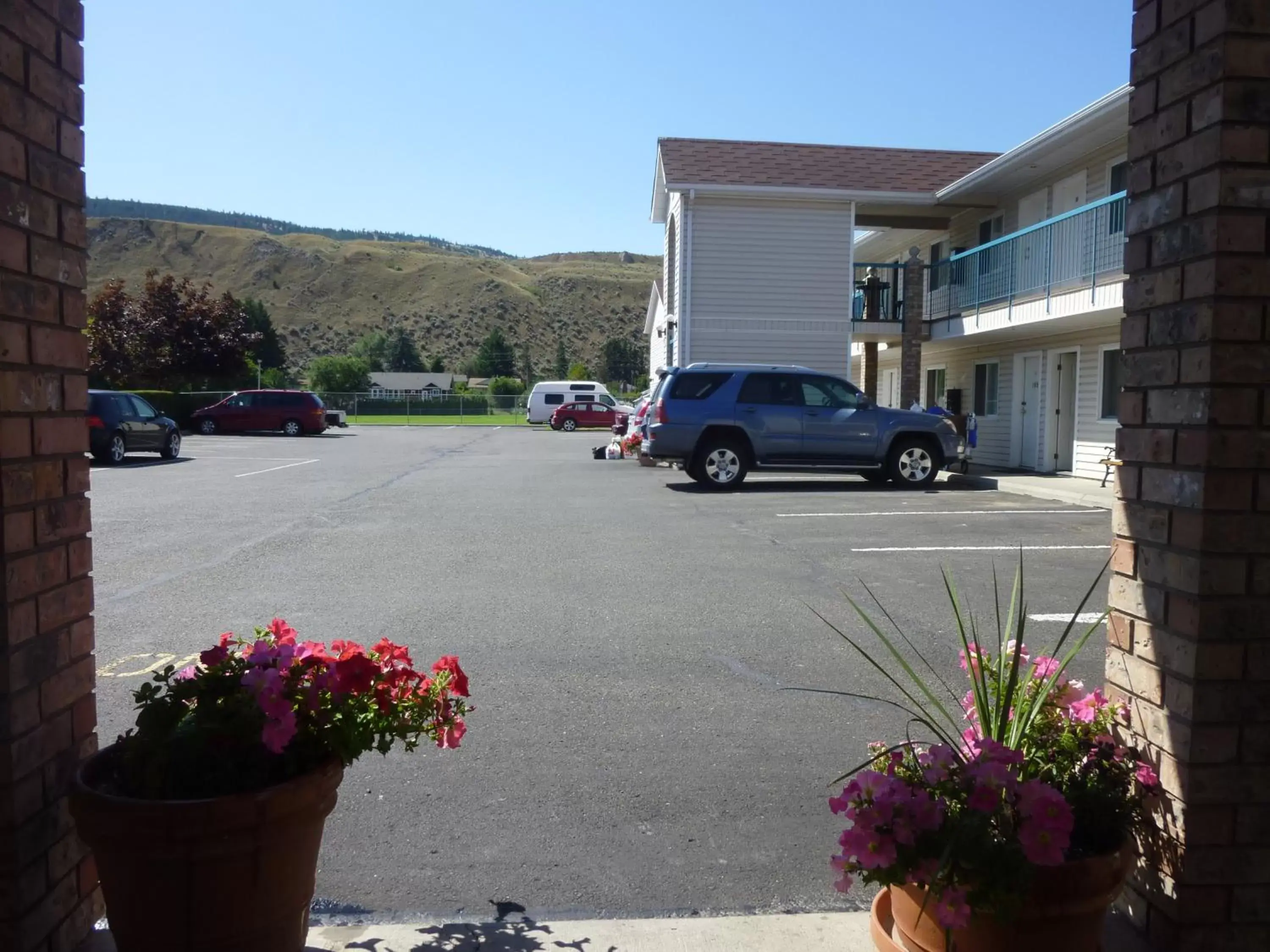 Property Building in The Ranchland Inn Kamloops