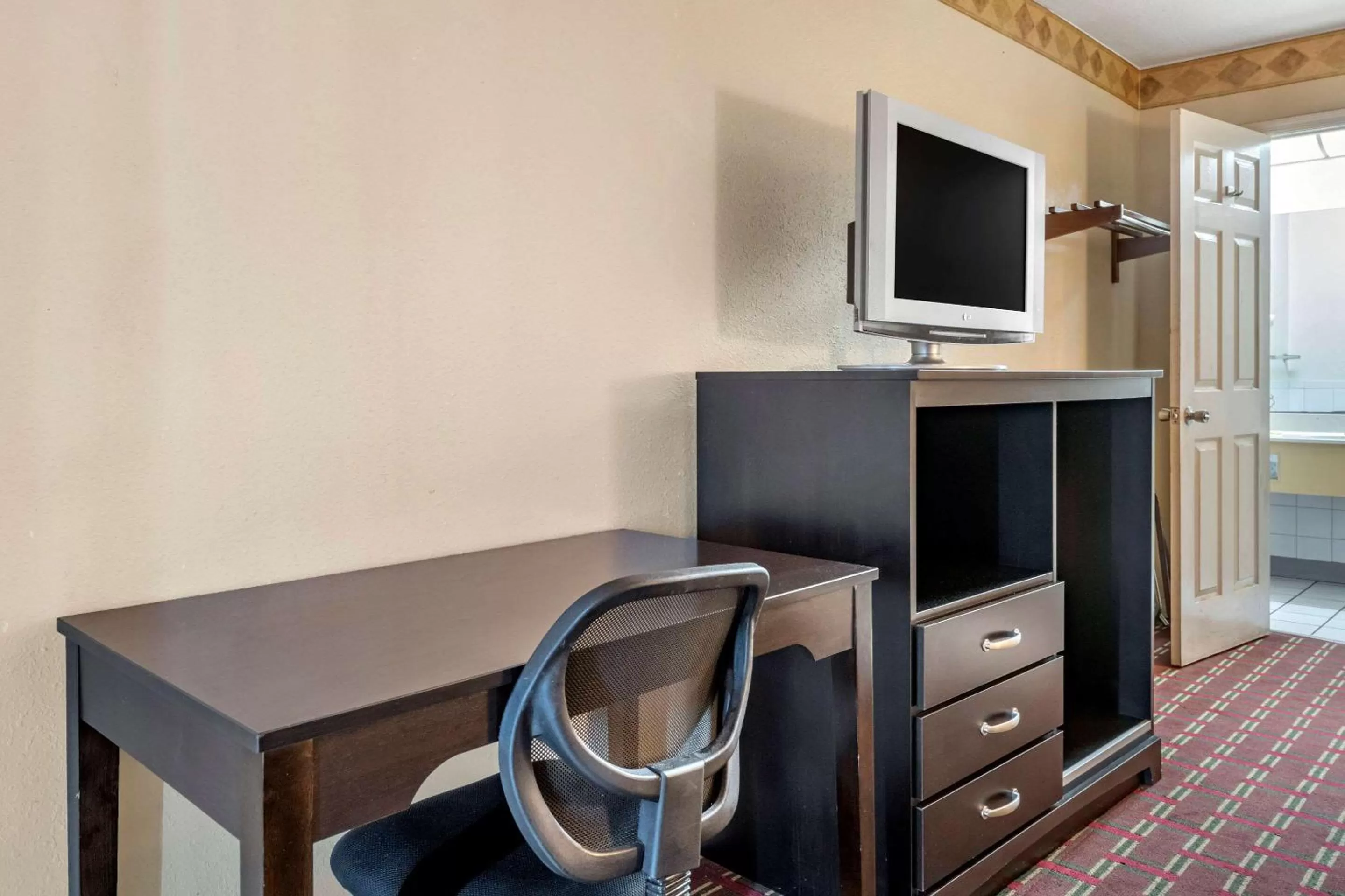 Photo of the whole room in Rodeway Inn New Port Richey