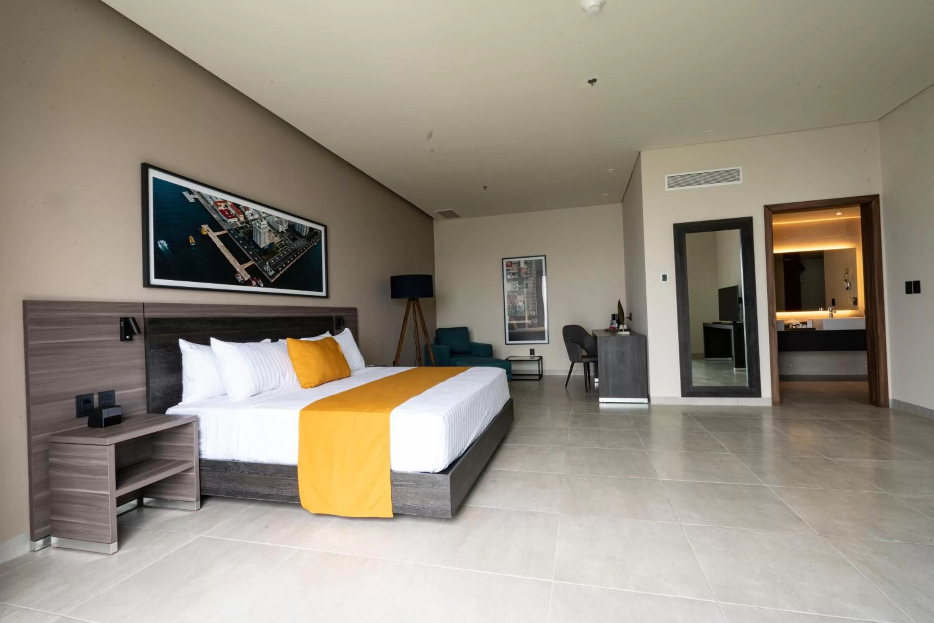 Mountain view, Bed in Best Western Plus Riviera Veracruz