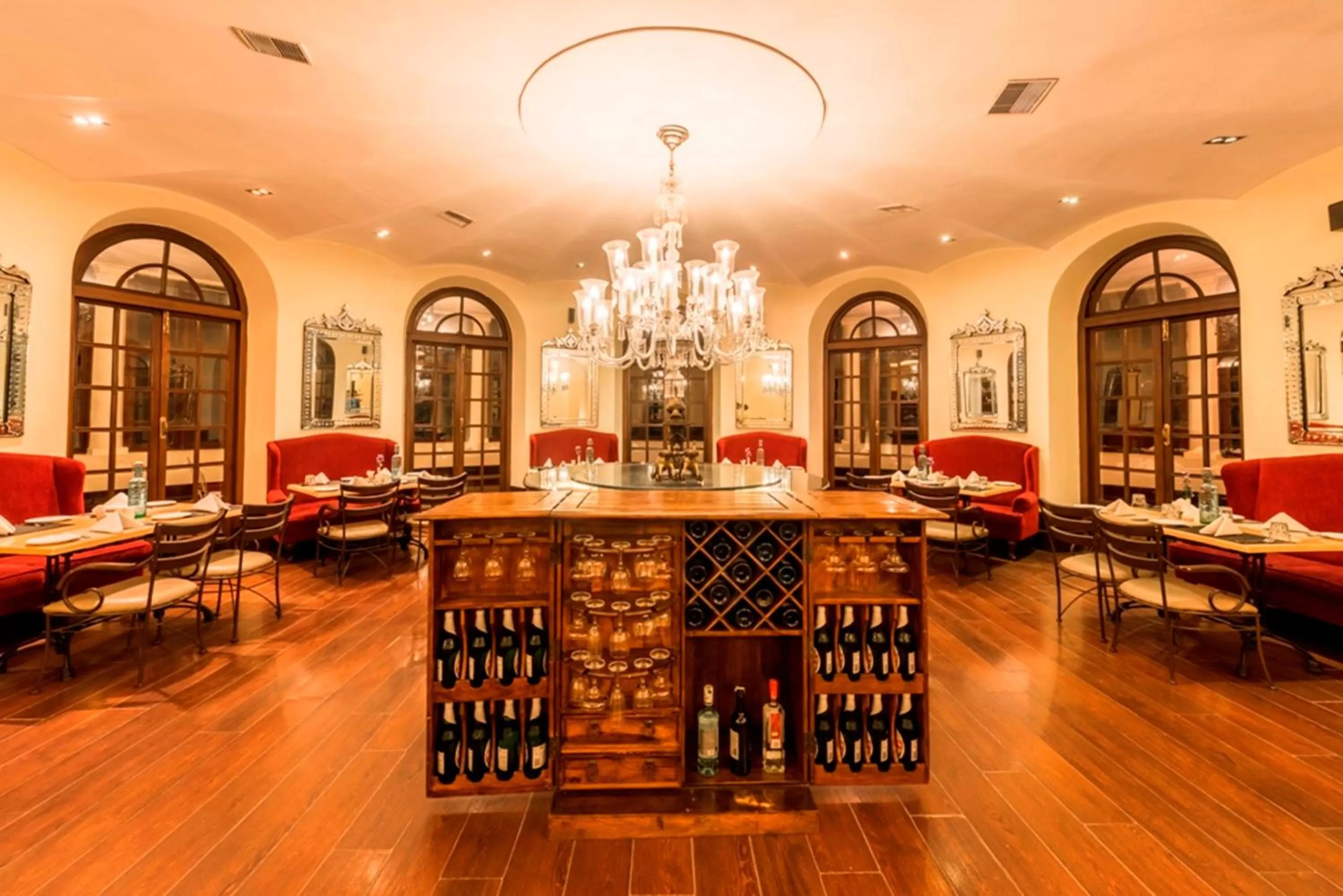 Restaurant/places to eat in Royal Orchid Brindavan Garden Mysore