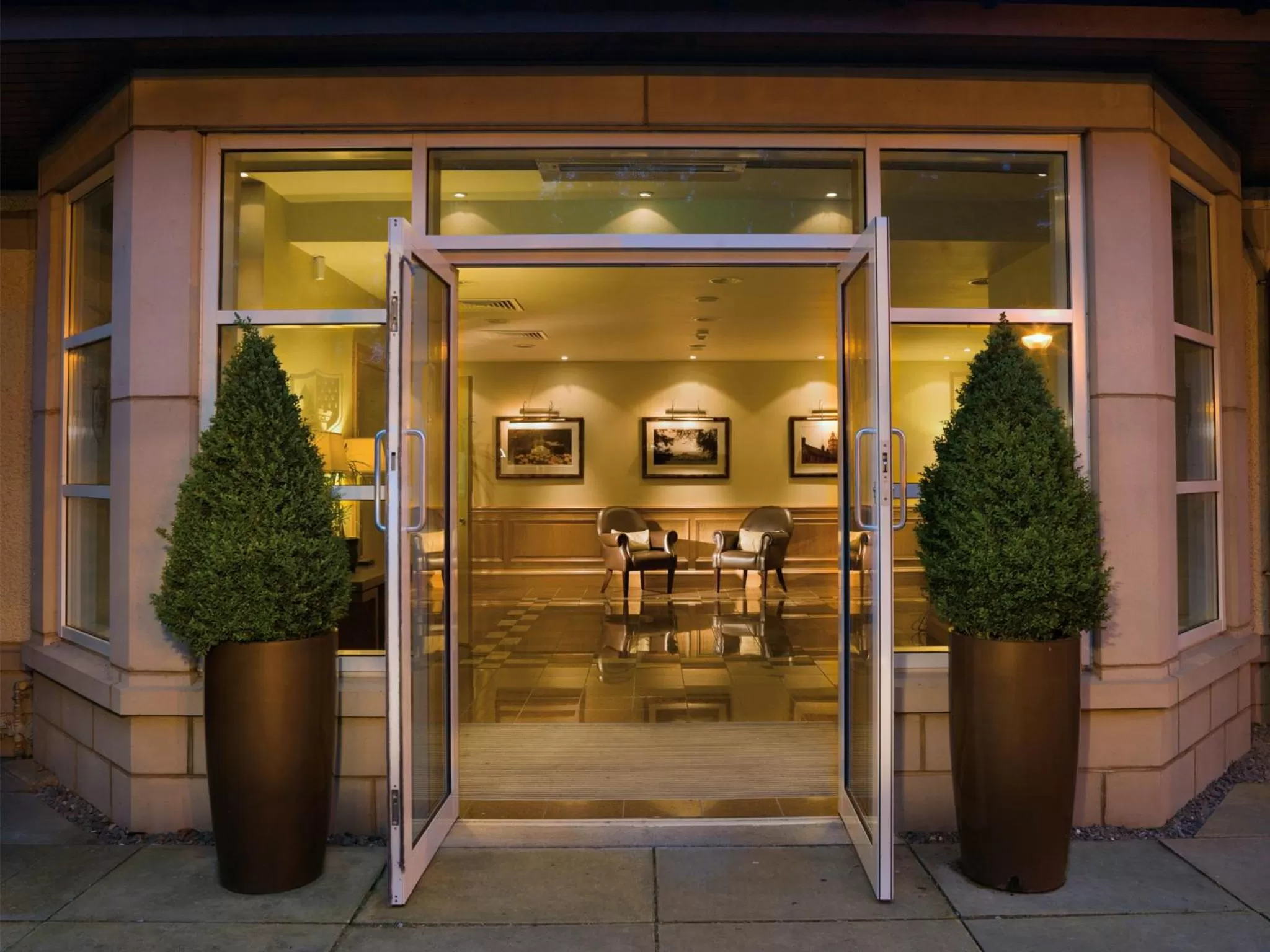 Facade/entrance in Macdonald Crutherland House