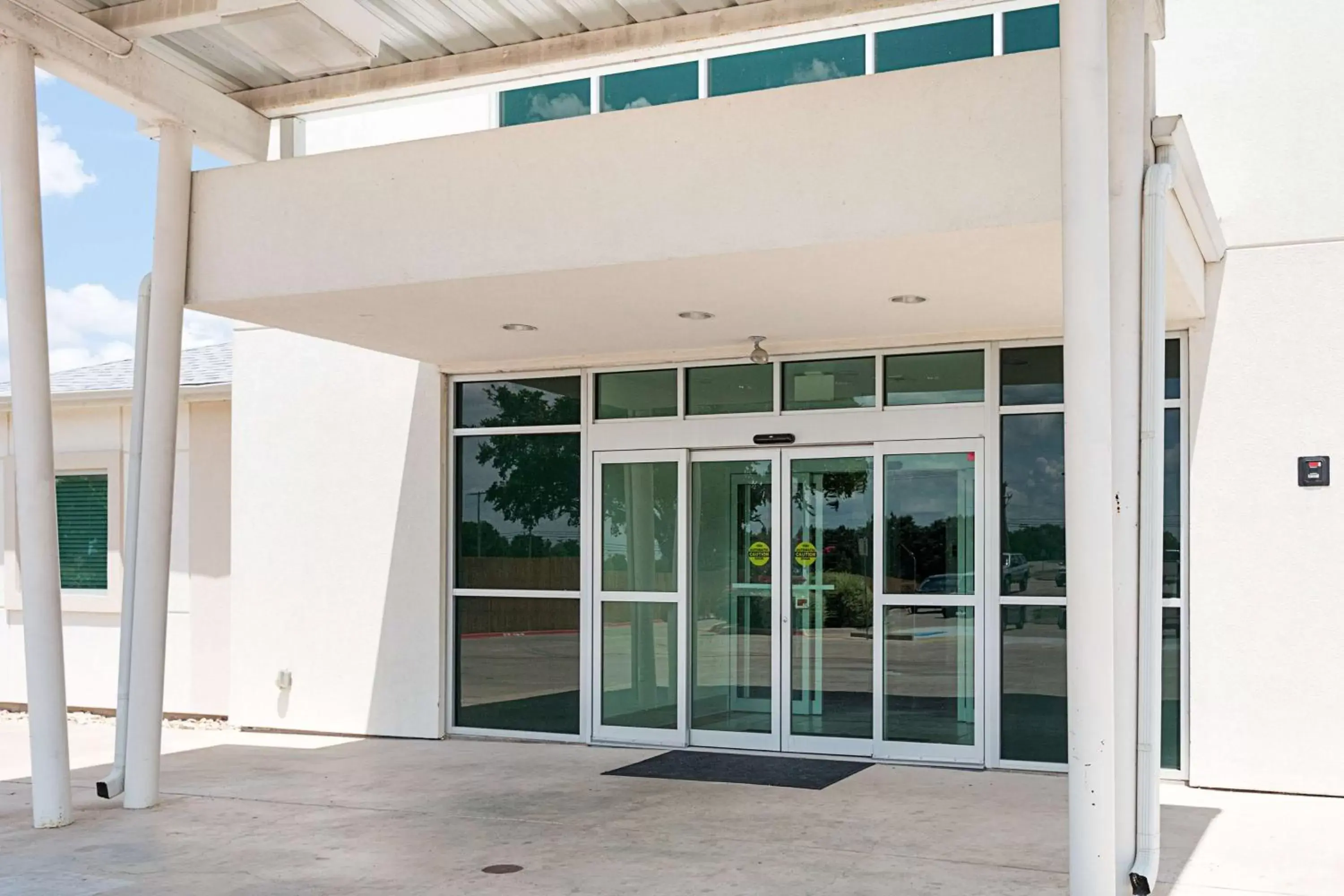 Property building in Motel 6-Cleburne, TX Property building in Motel 6-Cleburne, TX