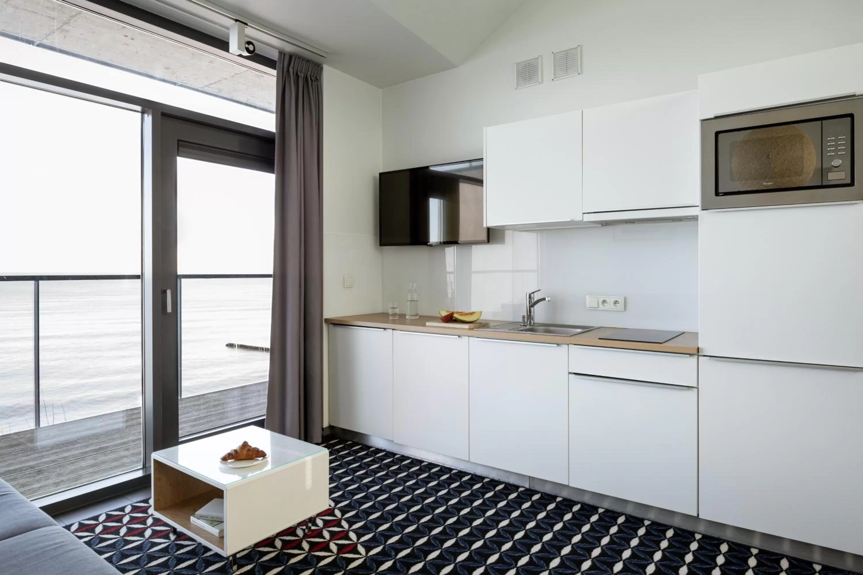 Sea view in Boulevard Ustronie Morskie by Zdrojowa