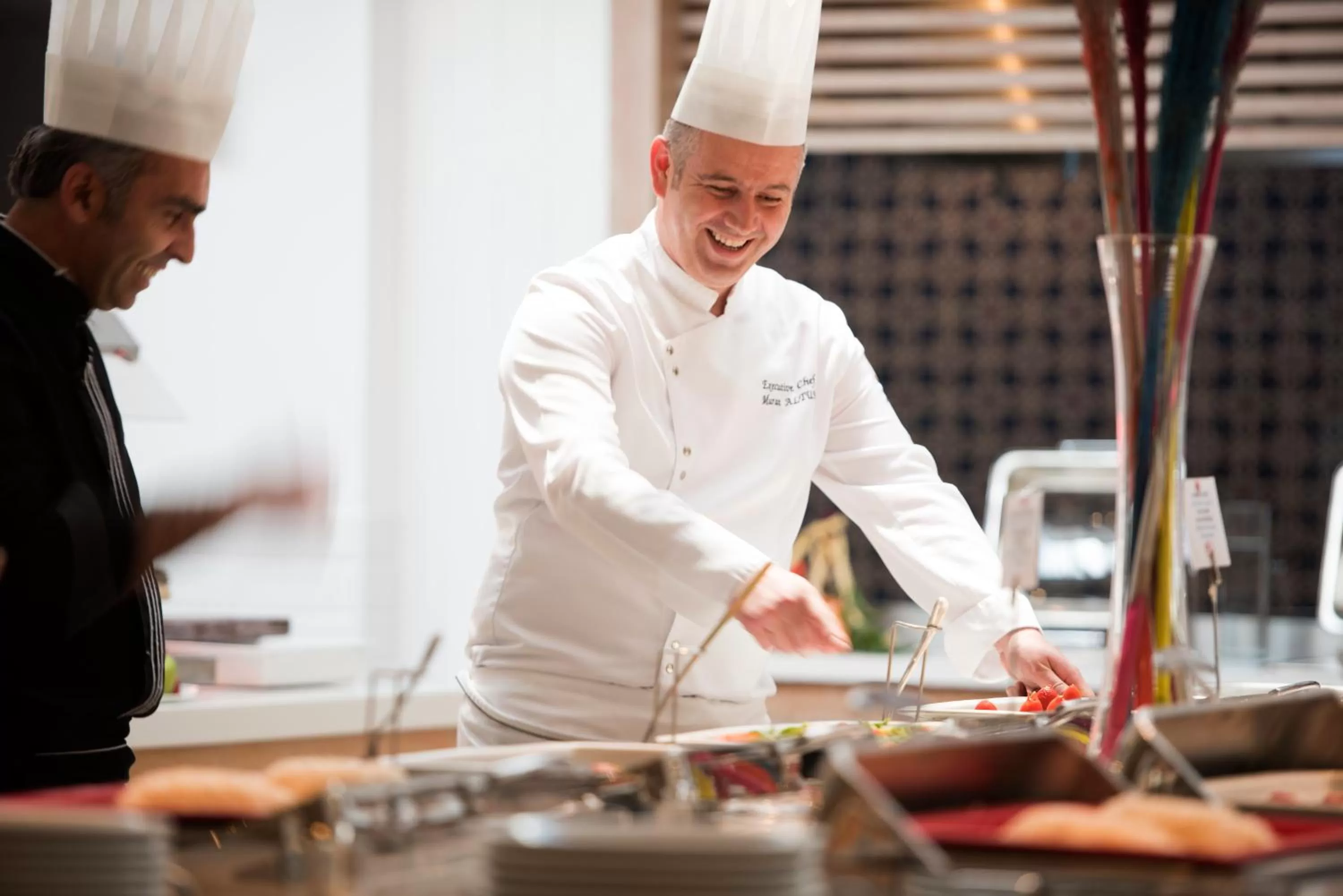 Restaurant/places to eat in Barut B Suites