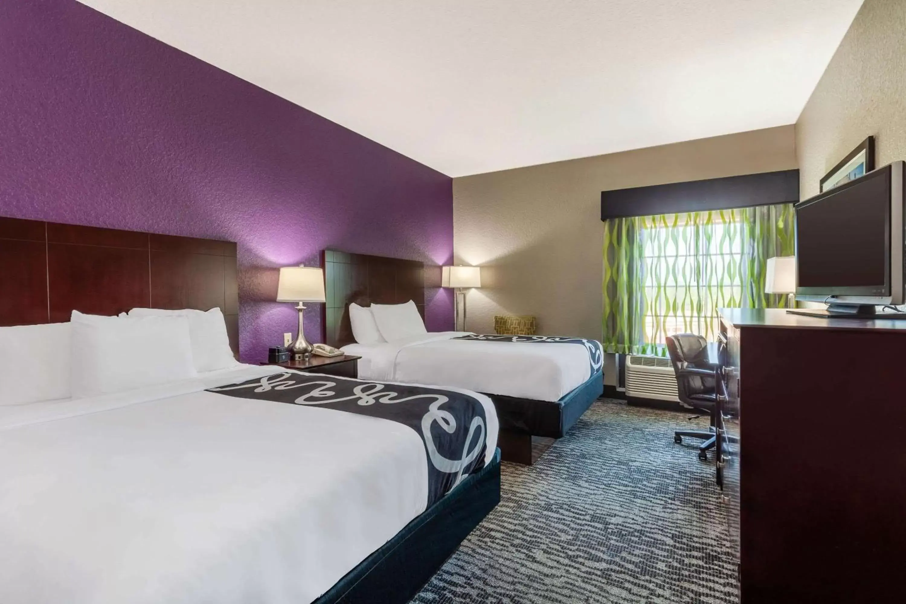 Photo of the whole room, Bed in La Quinta by Wyndham Port Orange / Daytona