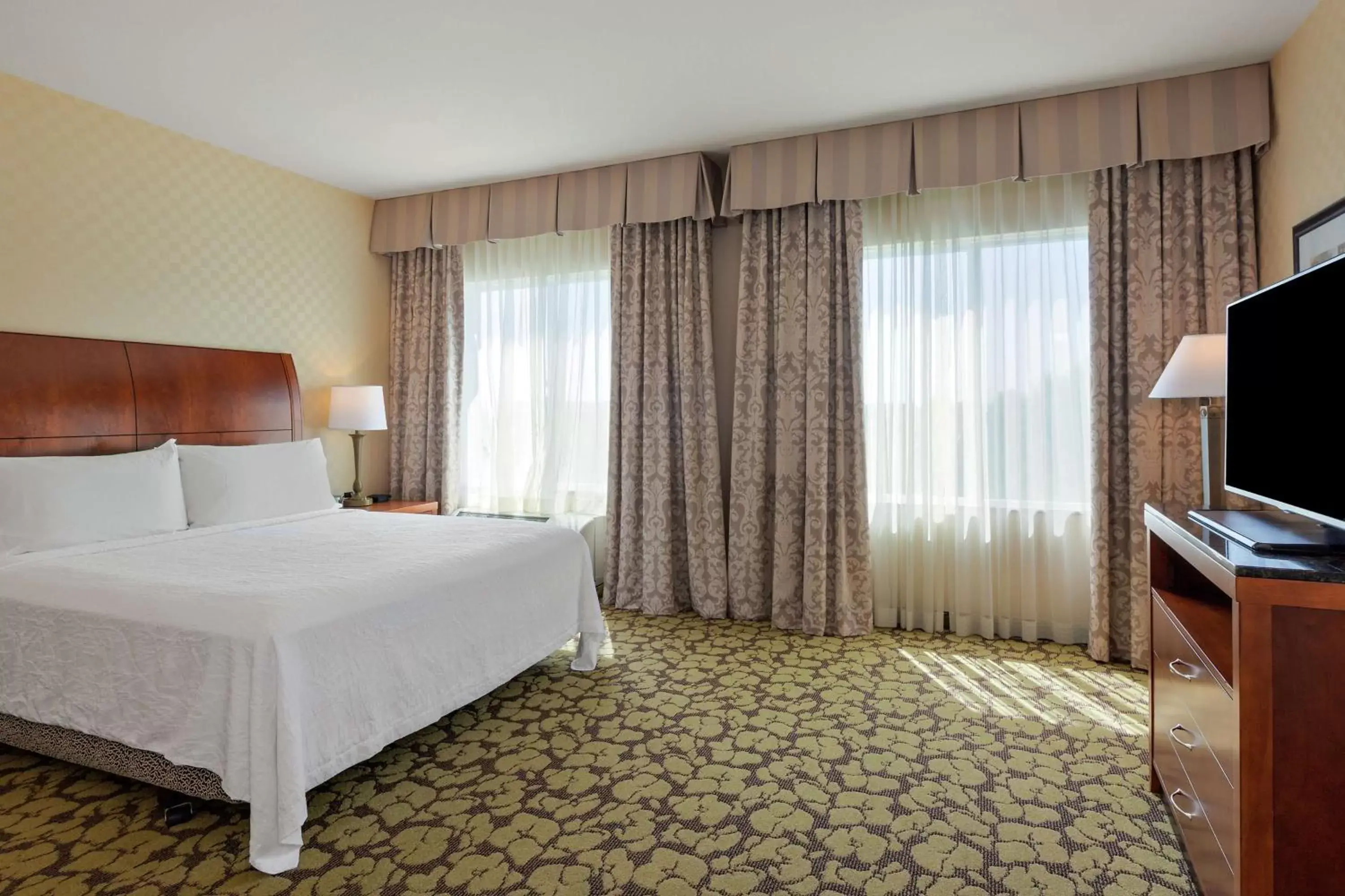 Bedroom, Bed in Hilton Garden Inn Sacramento Elk Grove