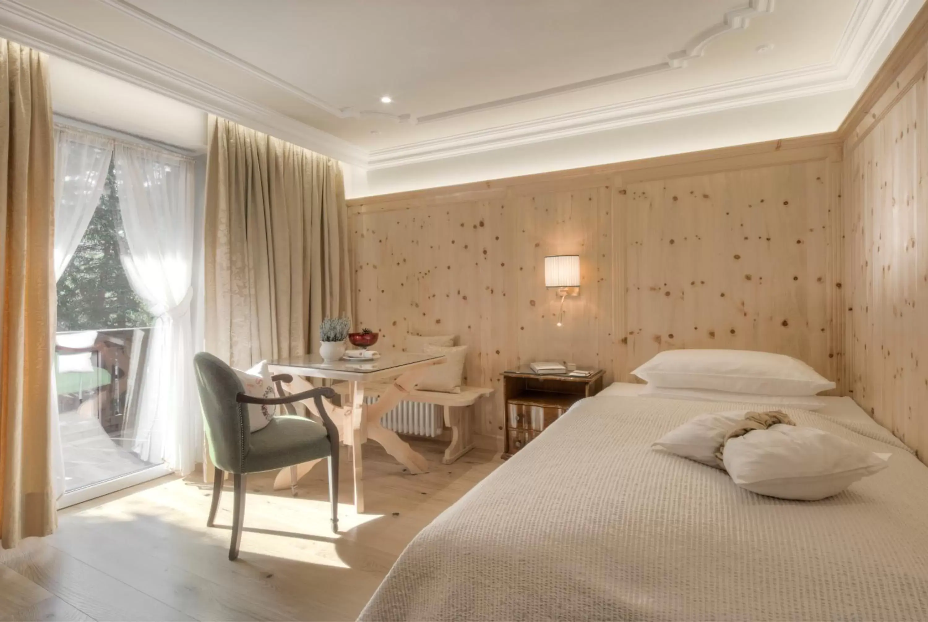 Bedroom in Hotel La Perla: The Leading Hotels of the World