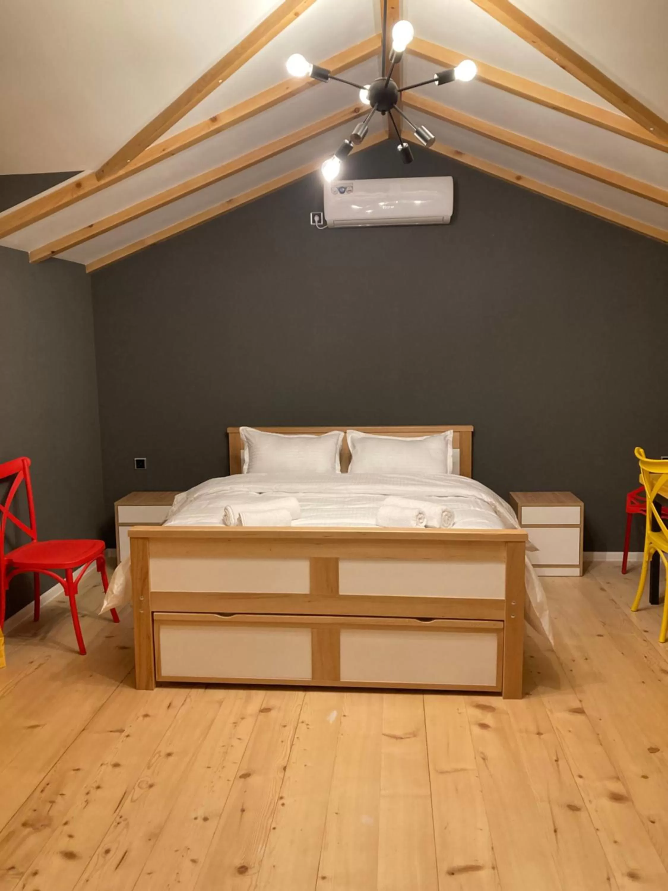 Bed in Borjomi Yellow Hotel