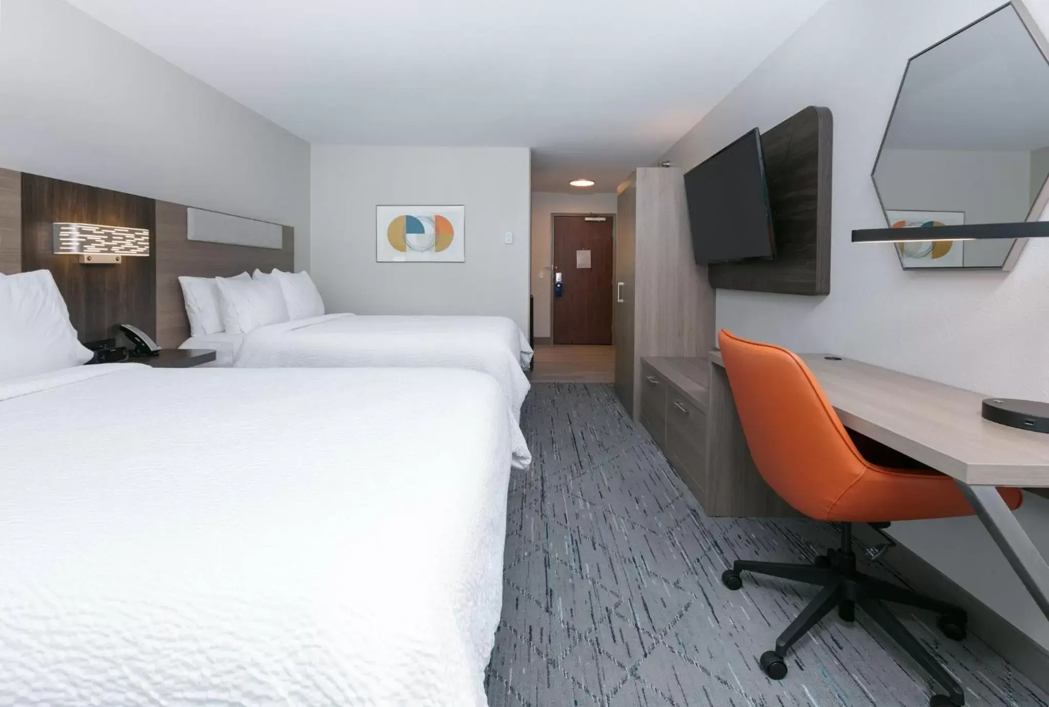 Photo of the whole room, Bed in Holiday Inn Express Hotel & Suites Shakopee, an IHG Hotel