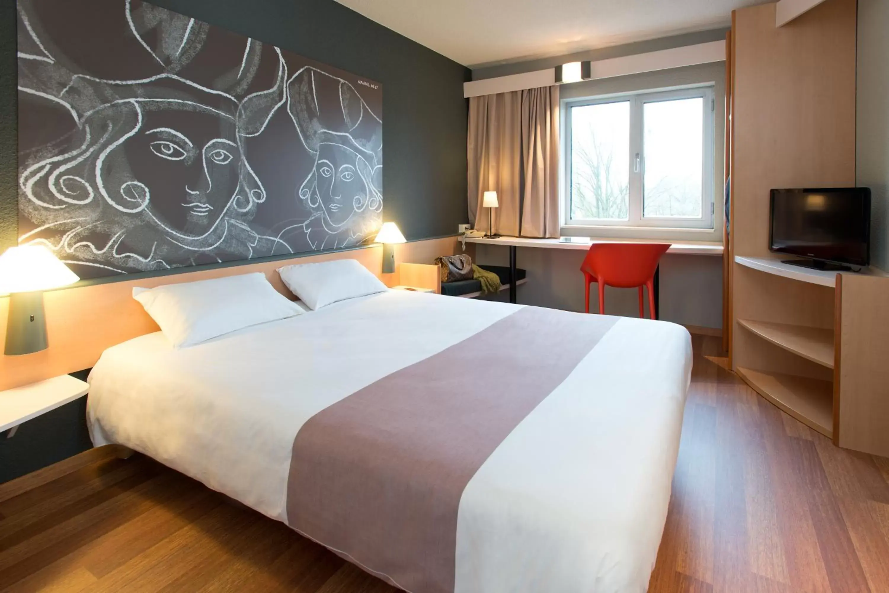 Photo of the whole room, Bed in ibis Aalst