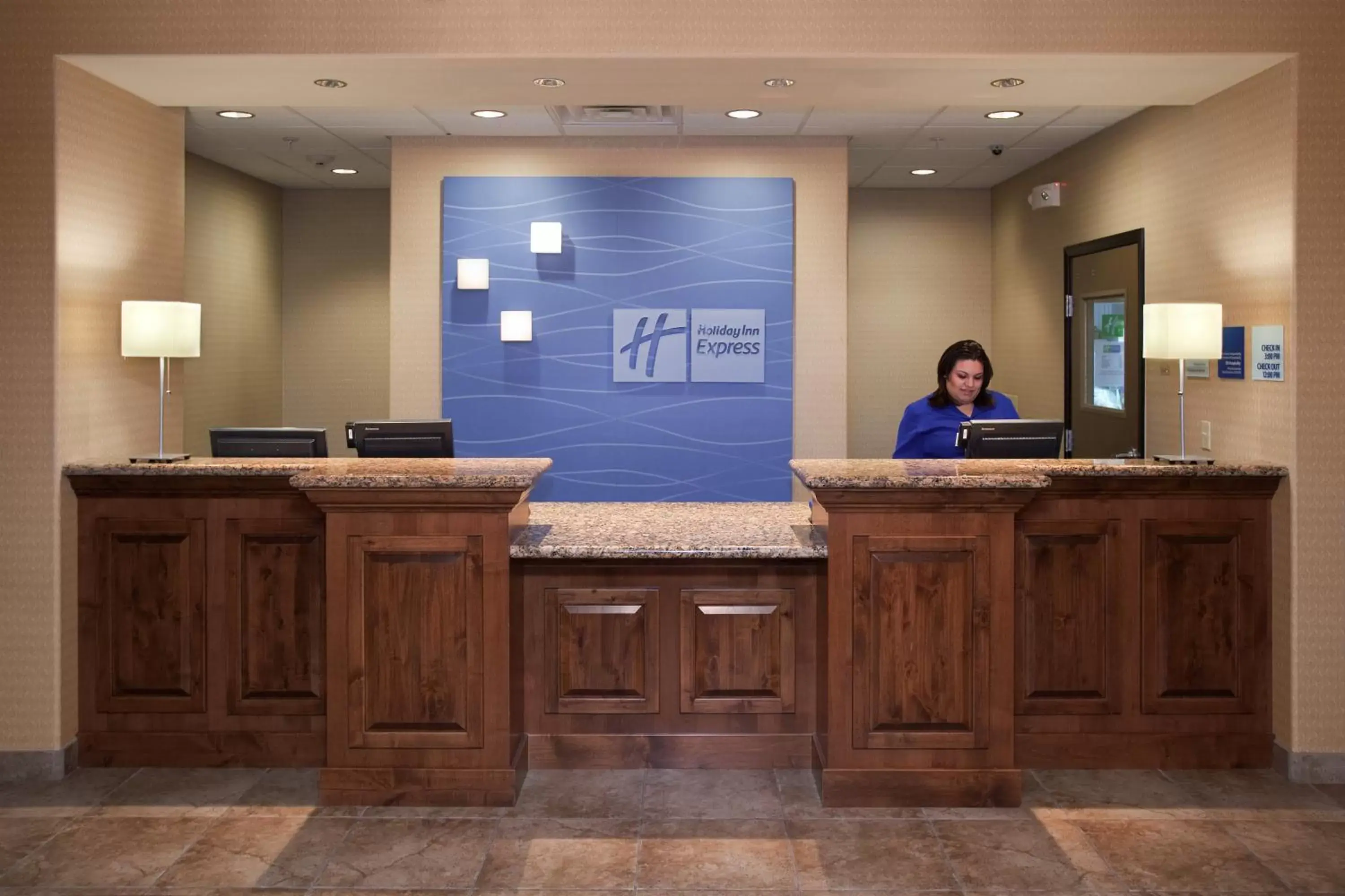 Property building, Lobby/Reception in Holiday Inn Express Hotel & Suites Silt - Rifle, an IHG Hotel