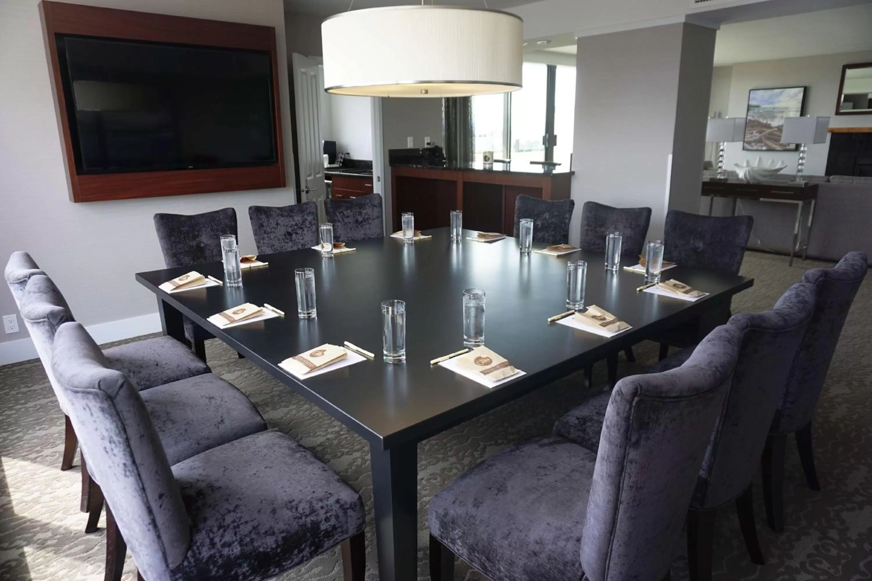 Living room in DoubleTree by Hilton Hotel & Suites Victoria