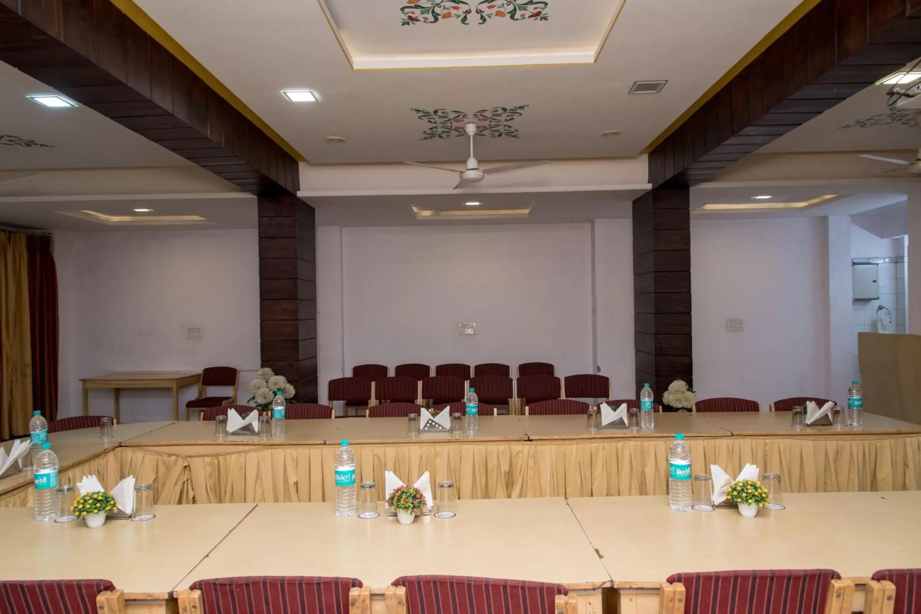 Meeting/conference room in Hotel Gorbandh