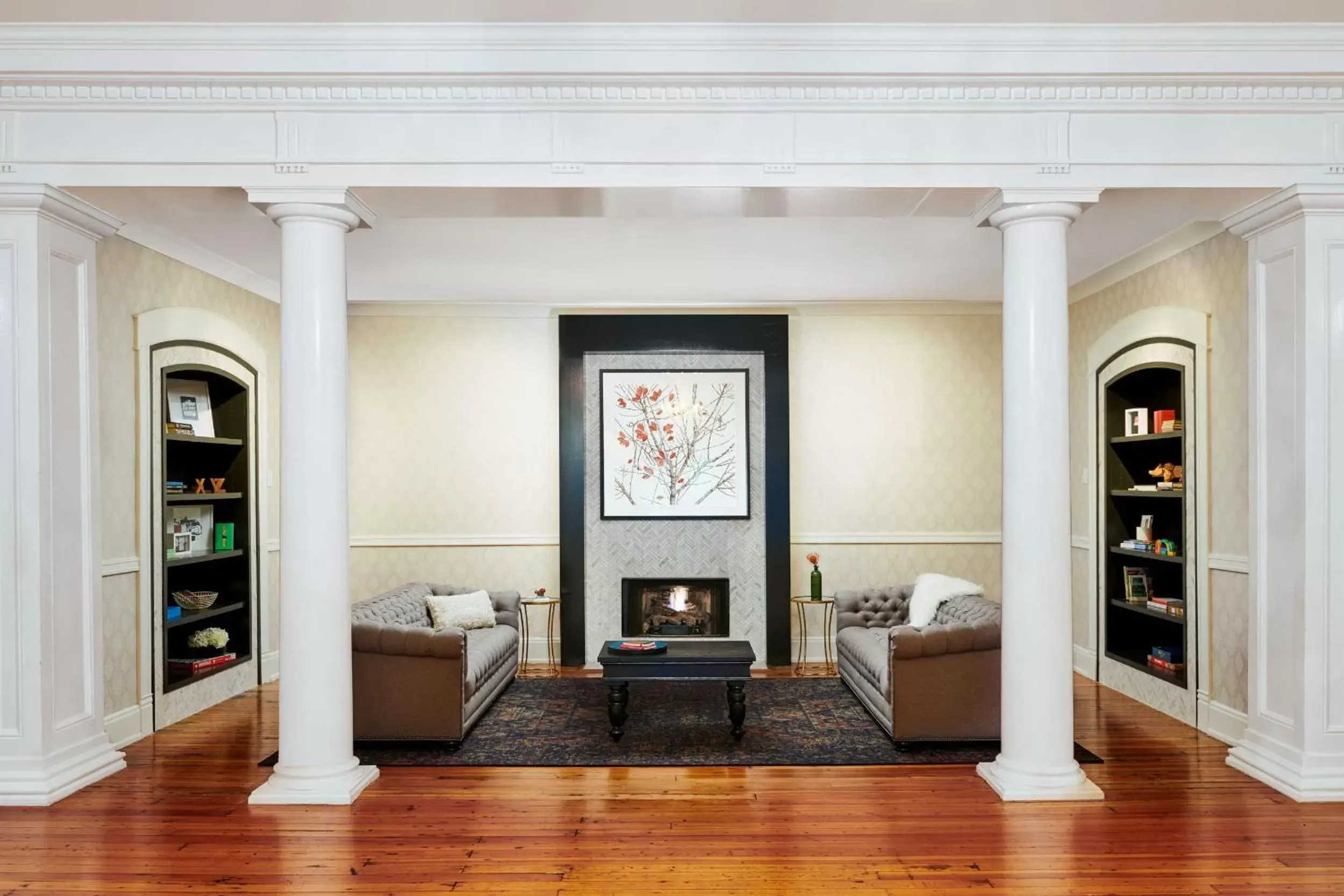 Lobby or reception, Seating Area in Inn at Carnall Hall