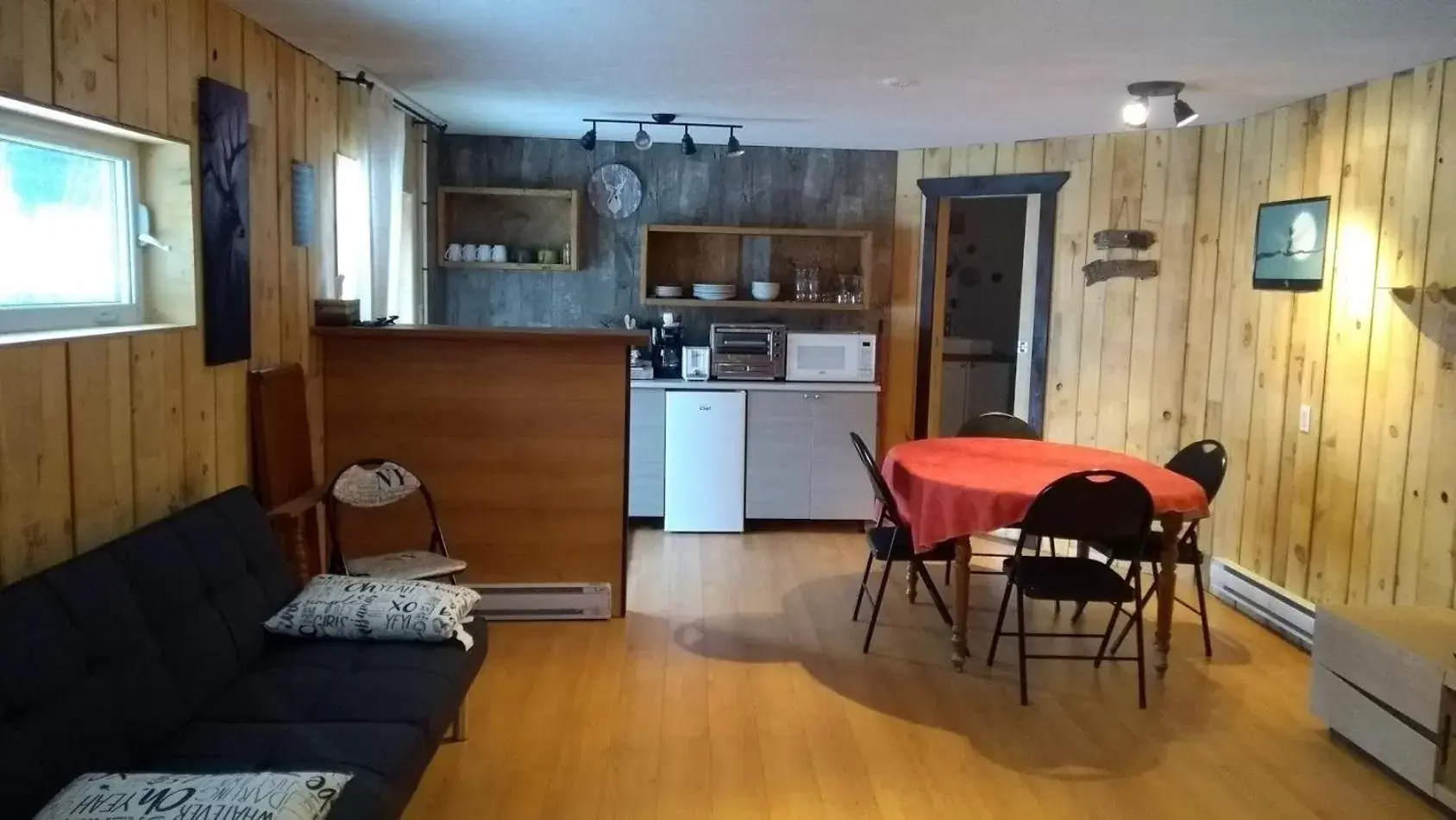 Dining area, Kitchen/Kitchenette in Le Saint Alex