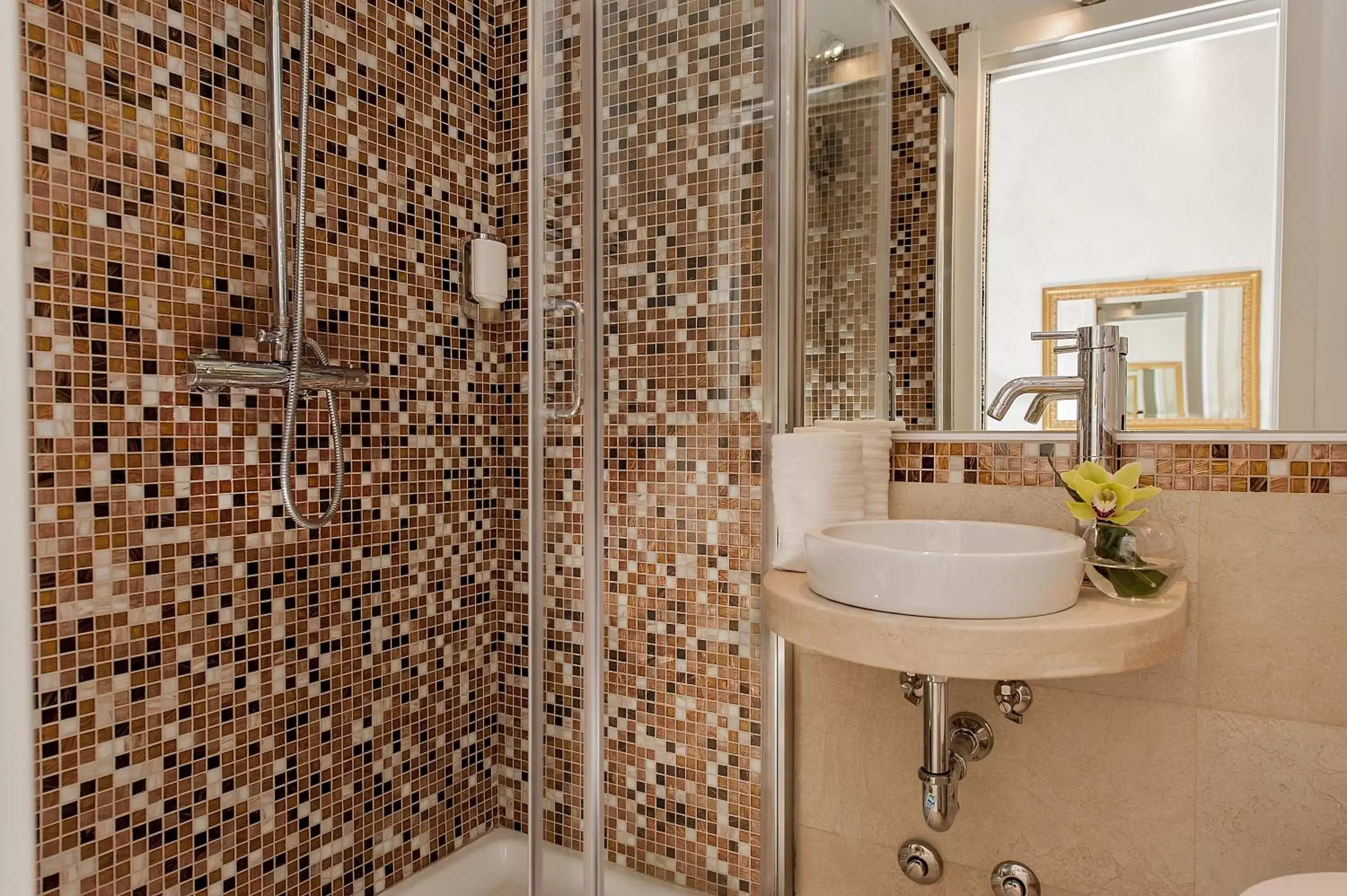 Shower, Bathroom in Residenza Zanardelli