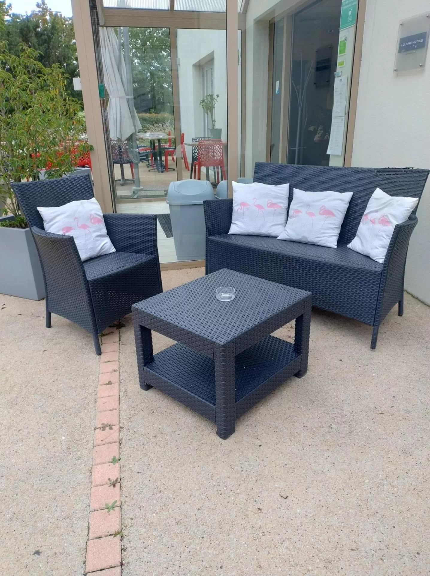 Patio in Hotel Campanile Besançon Nord Ecole Valentin