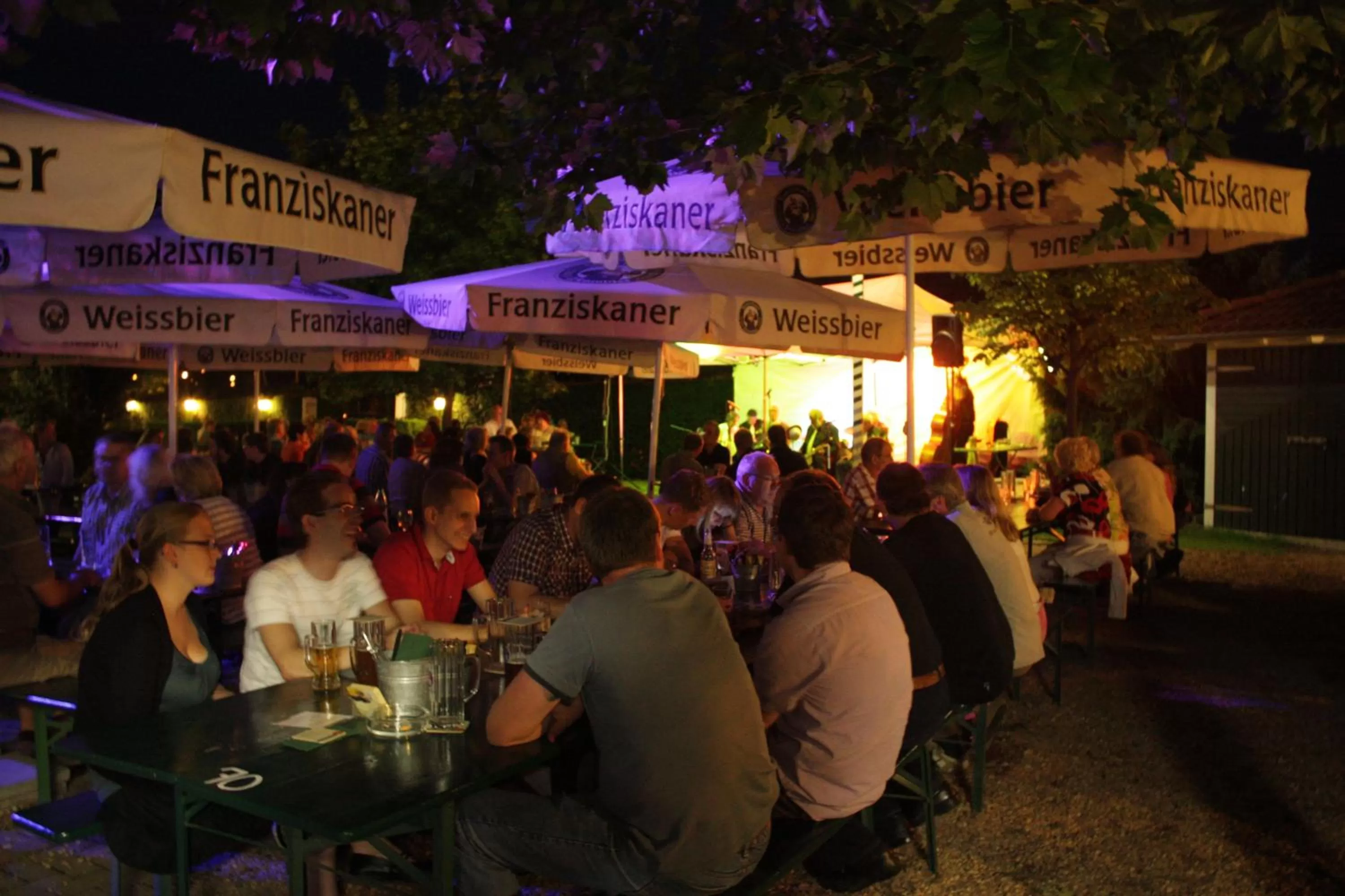 Restaurant/places to eat in Klima Hotel Europarc