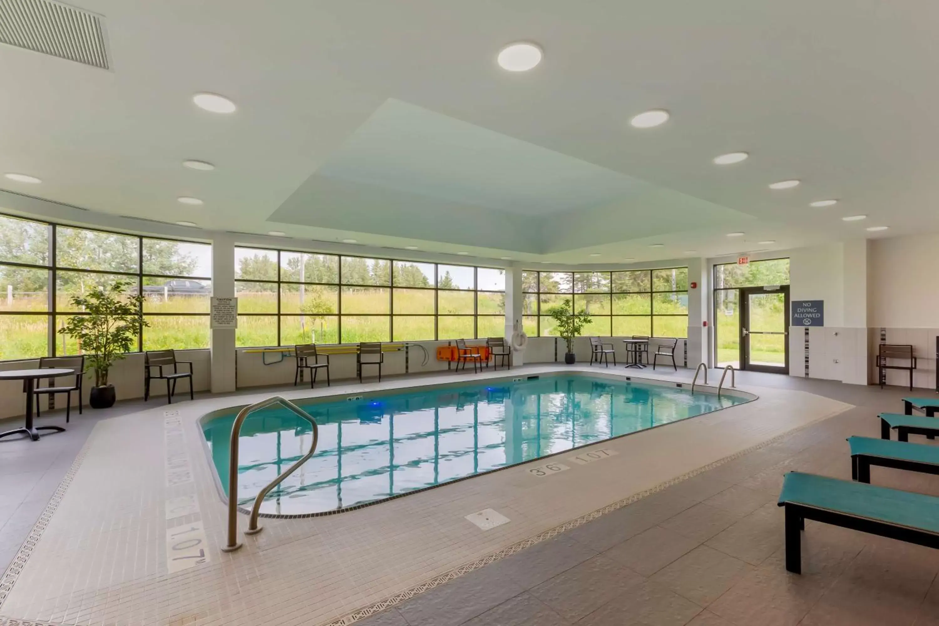 Pool view, Swimming Pool in Best Western Premier Northwood Hotel