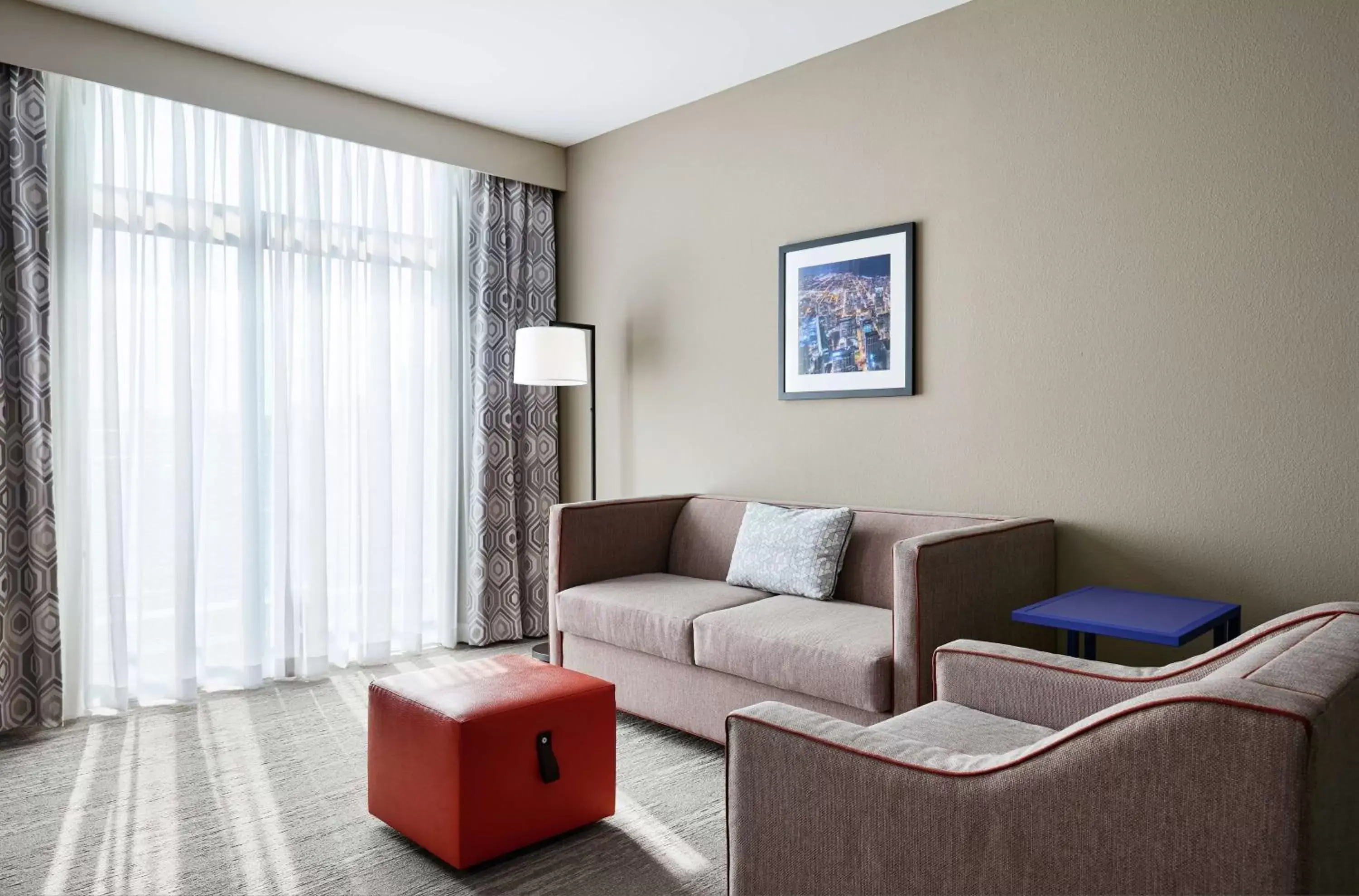 Living room, Seating Area in Hampton Inn & Suites Mt. Prospect