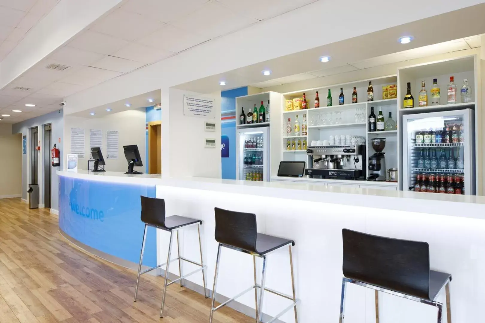 Lounge or bar, Lounge/Bar in Travelodge Barcelona Fira