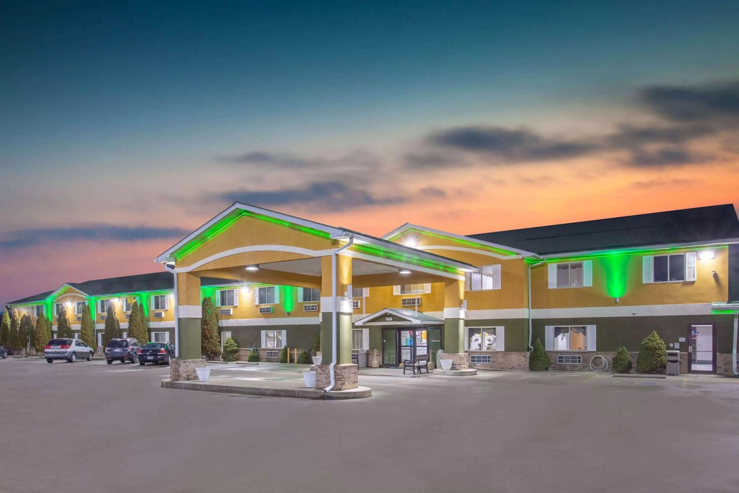 Property building in Super 8 by Wyndham Bedford